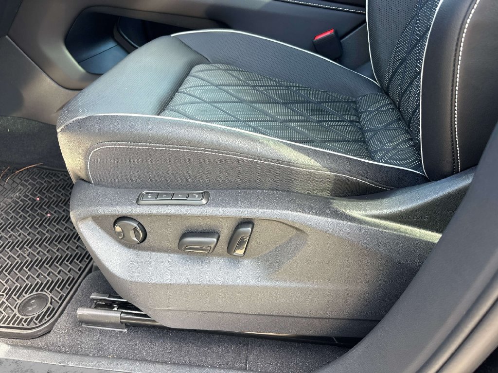2026 Volkswagen Atlas SEL Premium R-Line - Photo 12