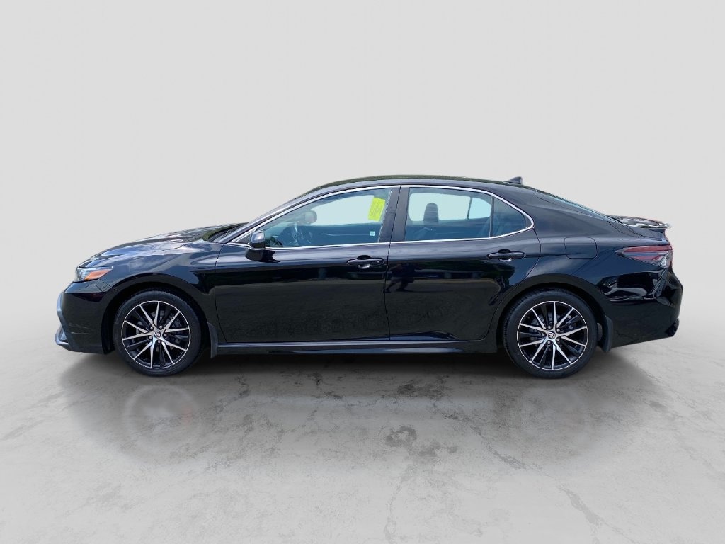Used 2022 Toyota Camry SE Sedan