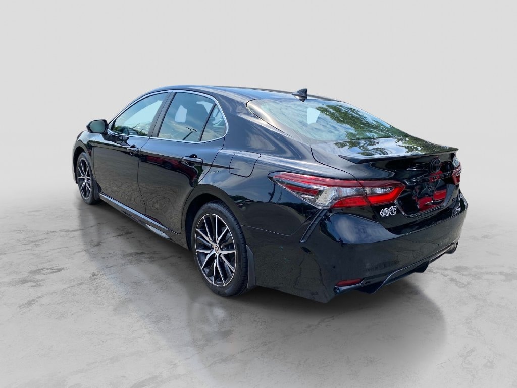 Used 2022 Toyota Camry SE Sedan