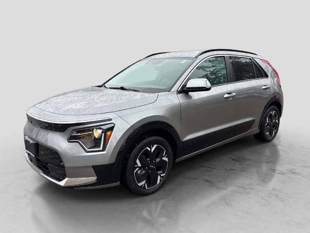 Used 2024 Kia Niro Wind with VIN KNDCR3L18R5129483 for sale in Norwood, MA