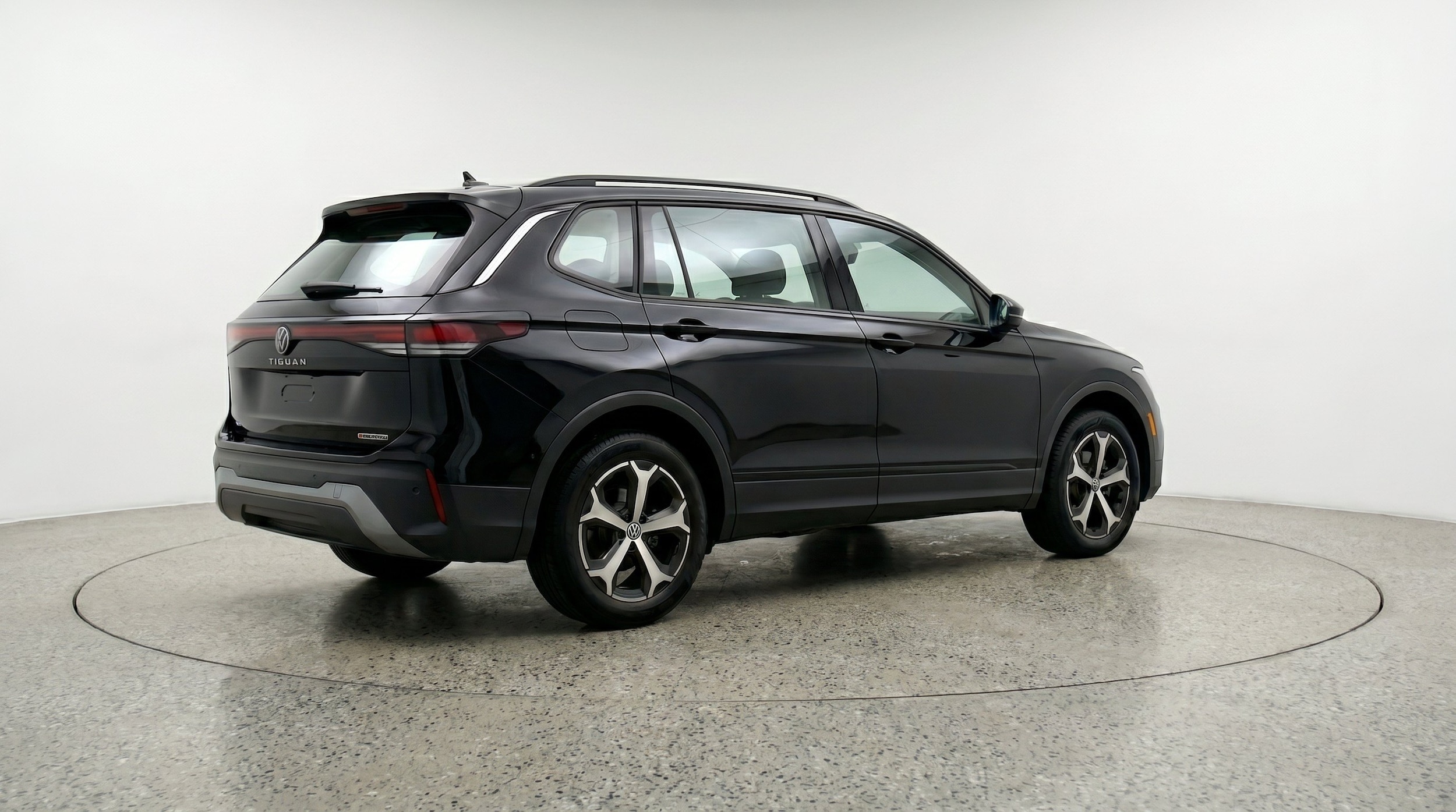 Thumbnail: 2026 Volkswagen Tiguan - 9