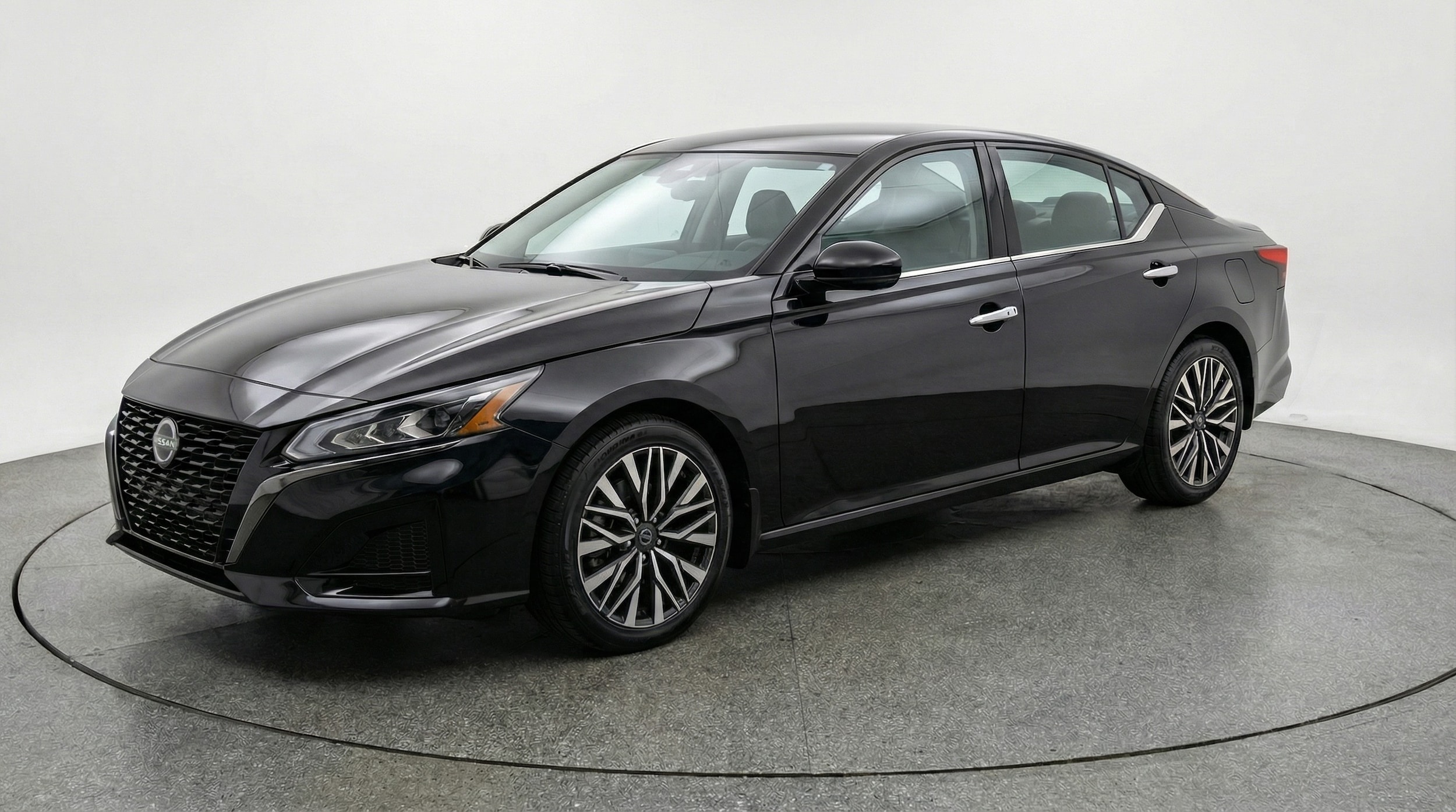 Thumbnail: 2025 Nissan Altima - 3