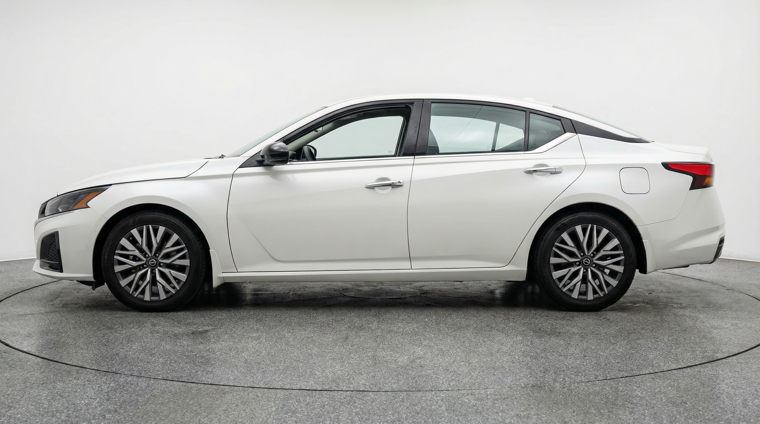 Thumbnail: 2025 Nissan Altima - 4