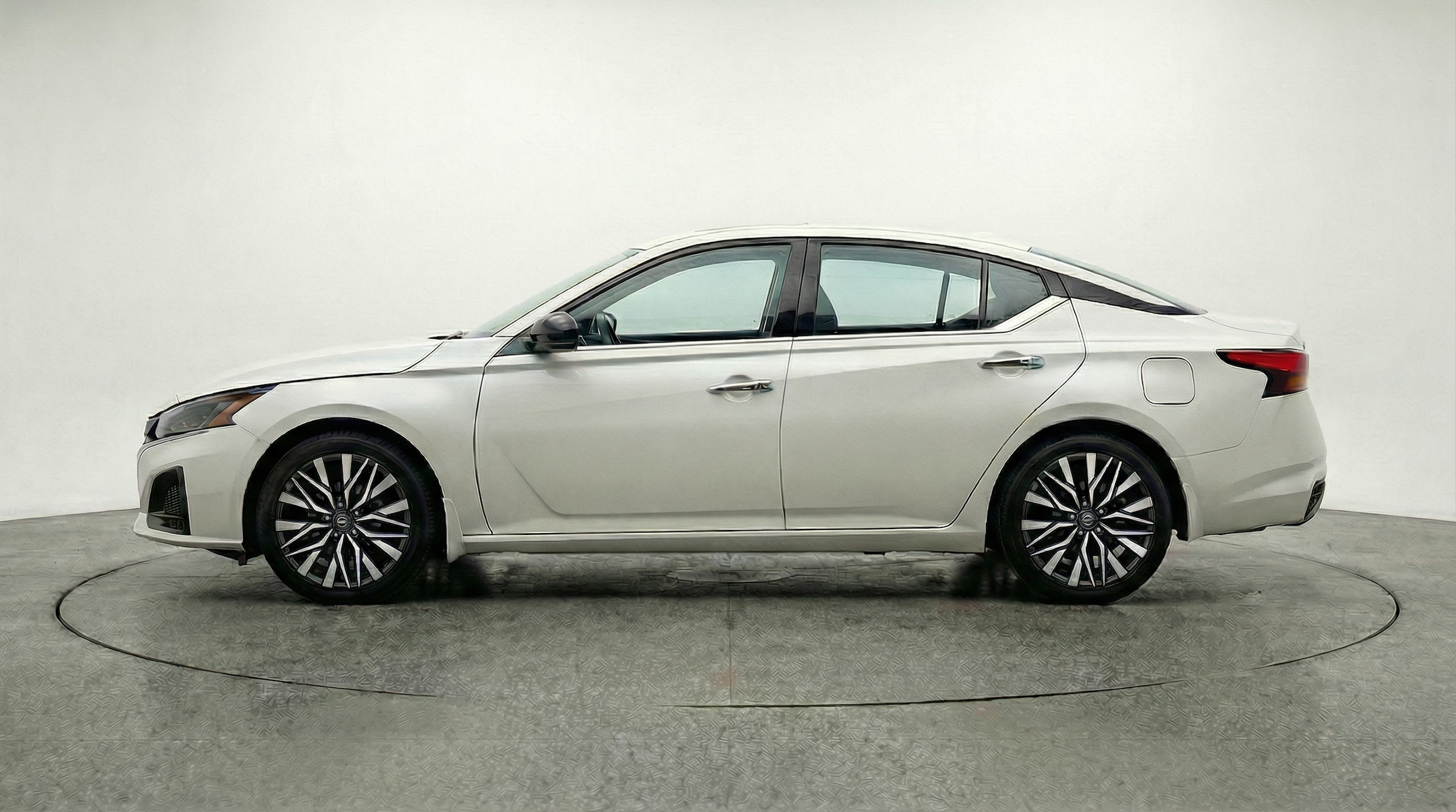 Thumbnail: 2025 Nissan Altima - 4