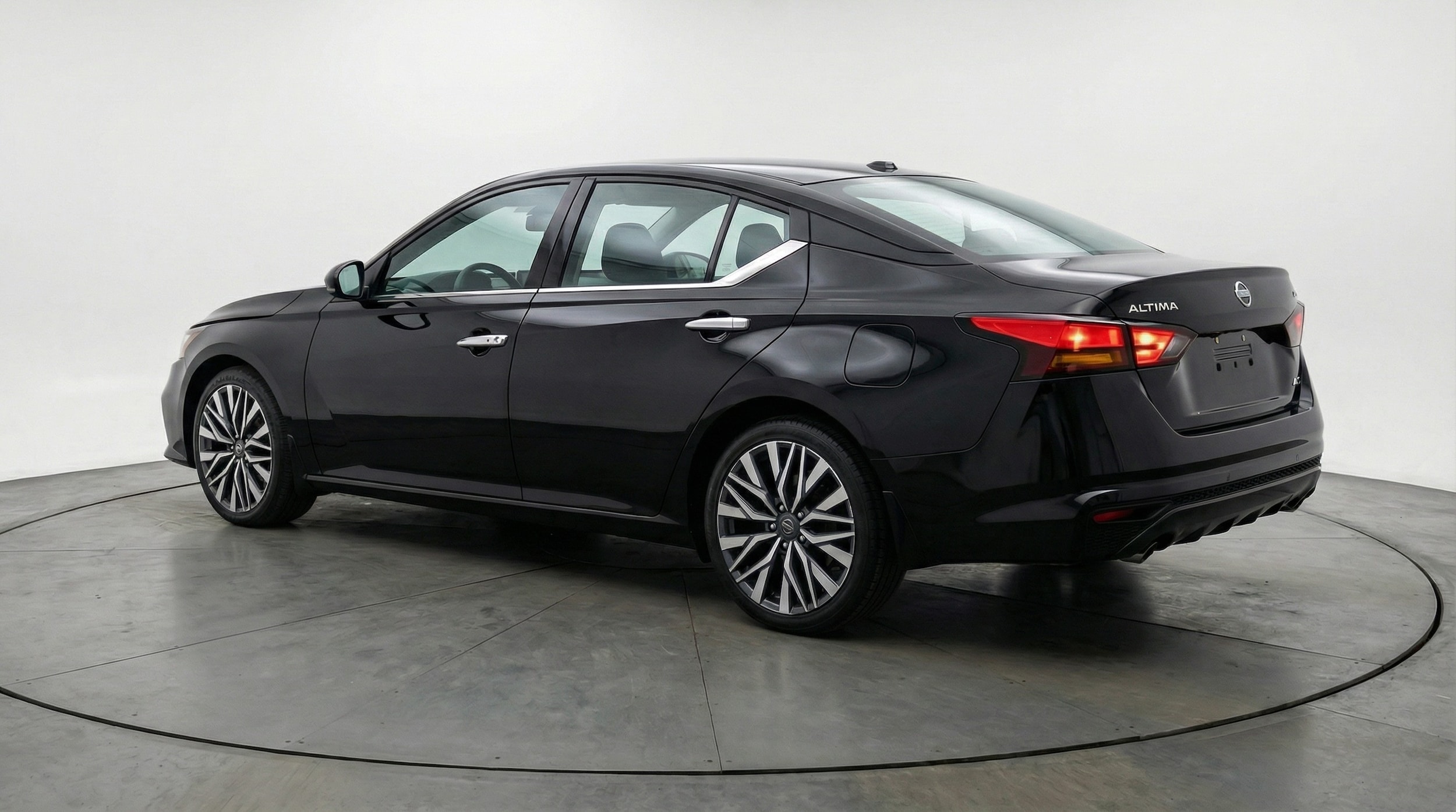 Thumbnail: 2025 Nissan Altima - 5