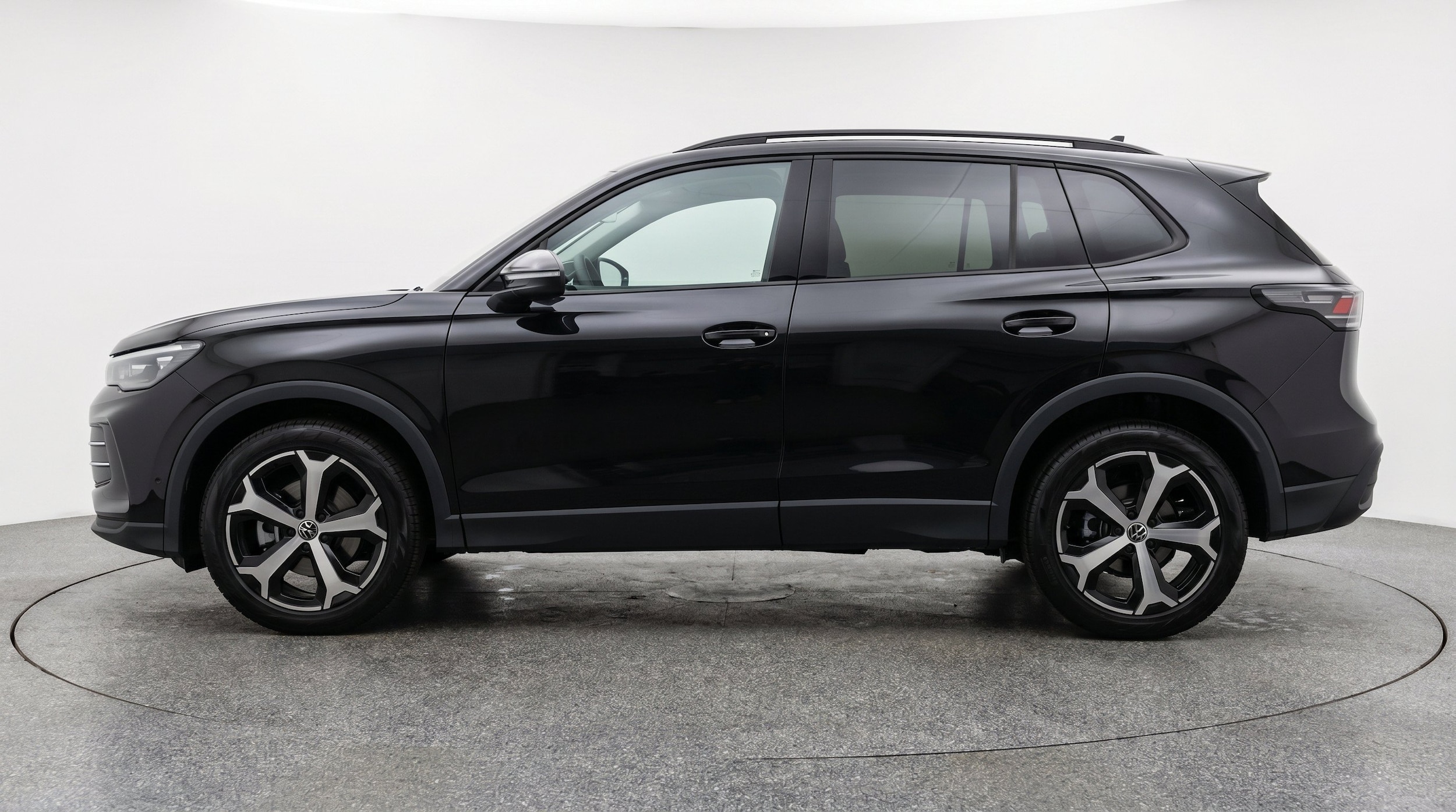 Thumbnail: 2026 Volkswagen Tiguan - 5