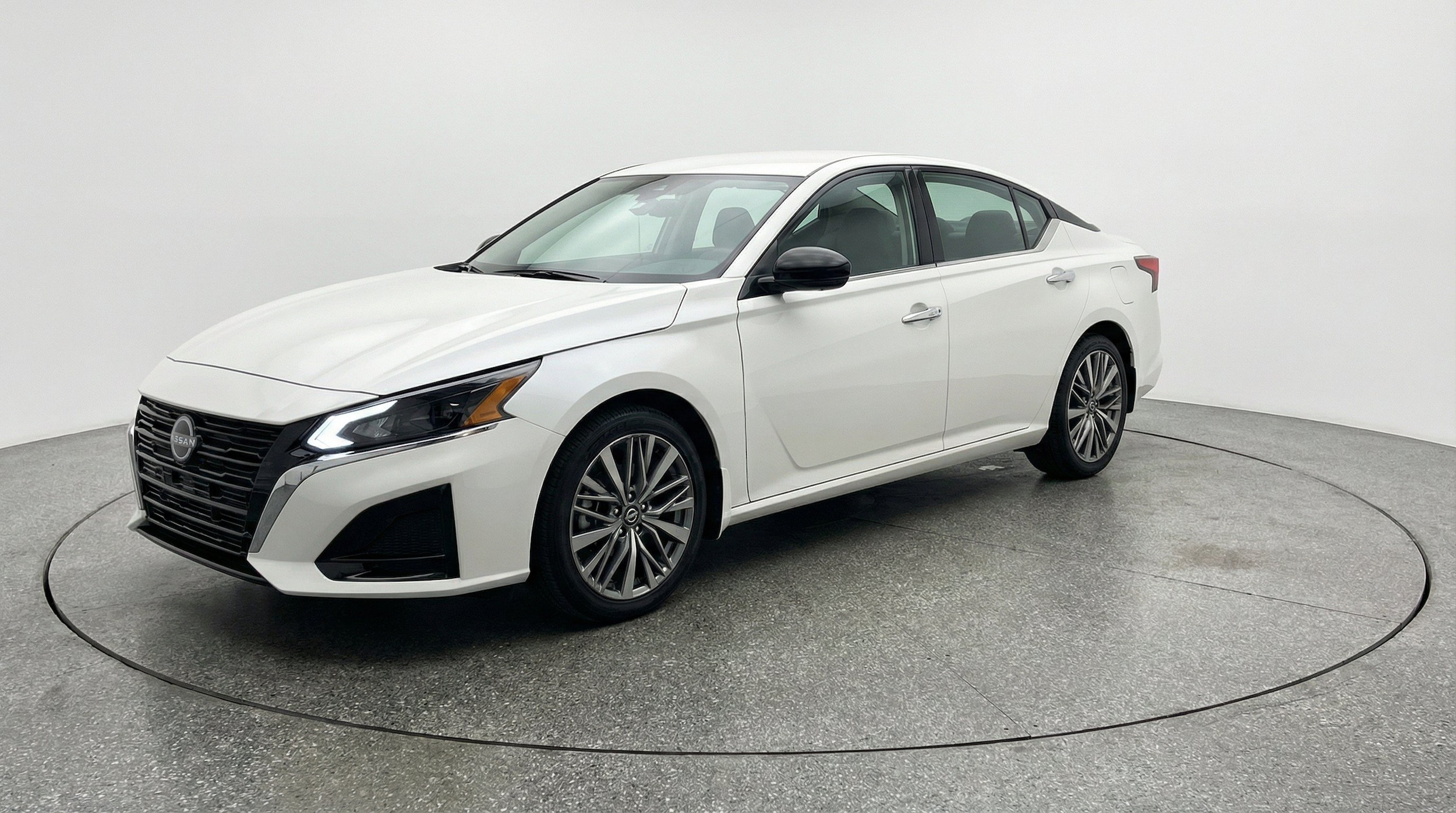 Thumbnail: 2025 Nissan Altima - 3