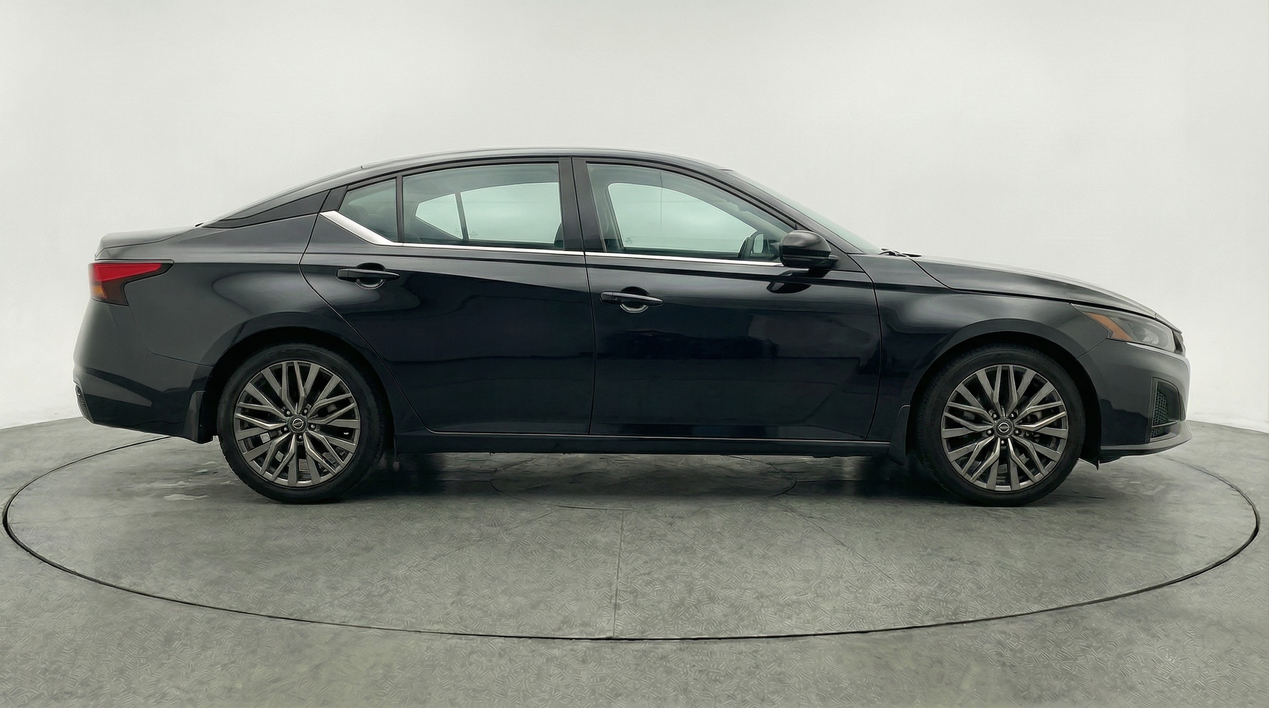 Thumbnail: 2025 Nissan Altima - 8