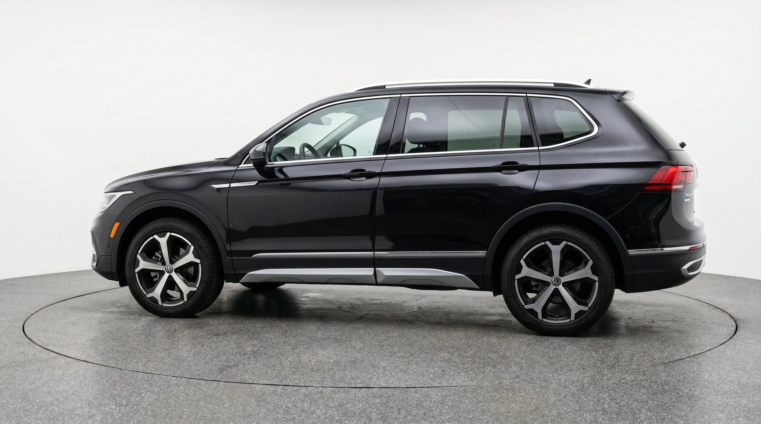 Thumbnail: 2026 Volkswagen Tiguan - 5