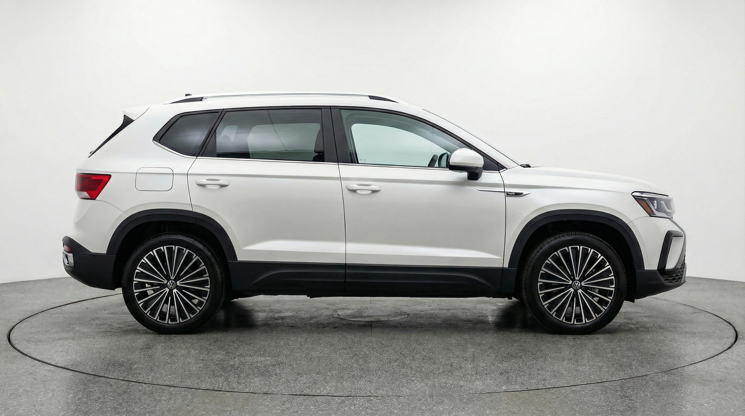 Thumbnail: 2025 Volkswagen Taos - 8