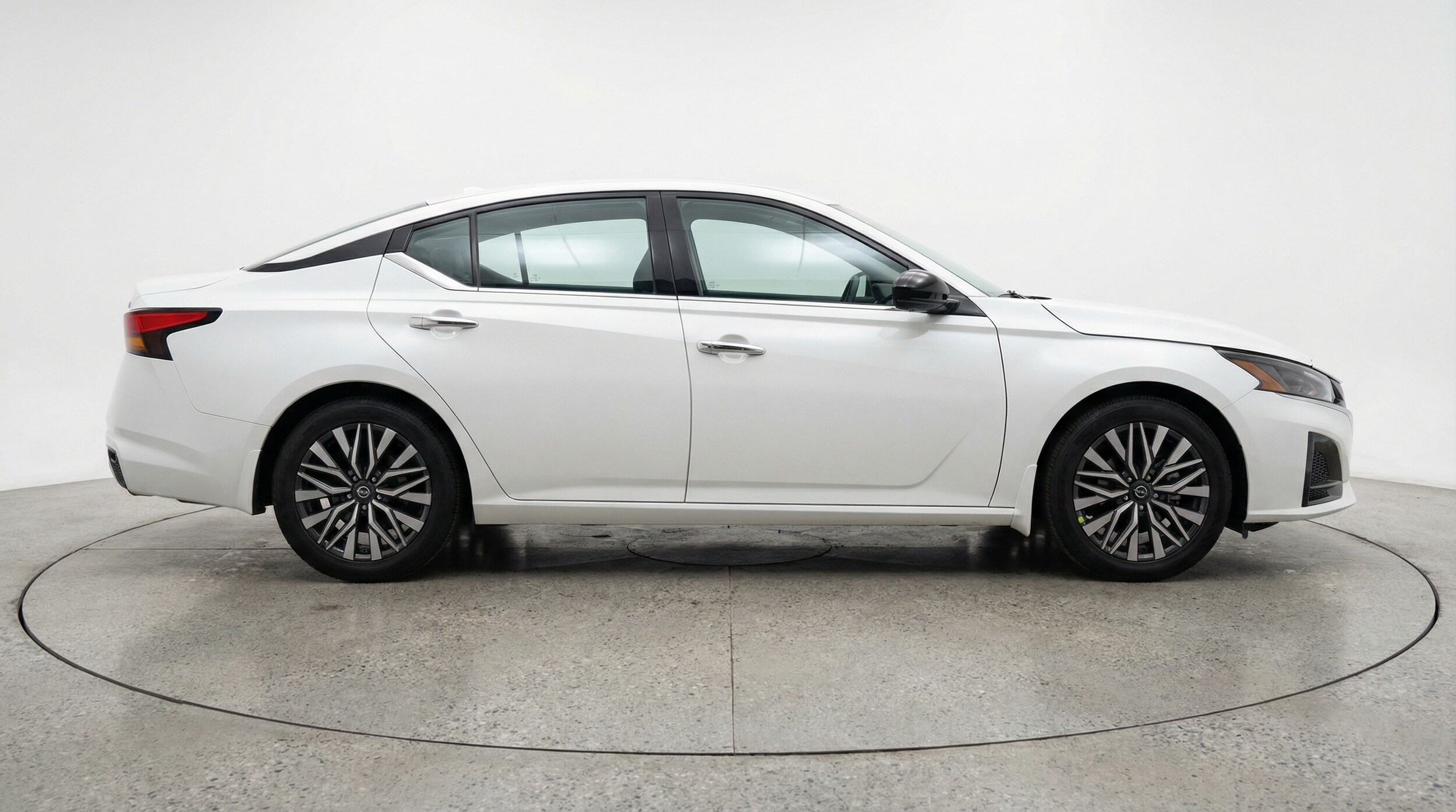 Thumbnail: 2025 Nissan Altima - 8