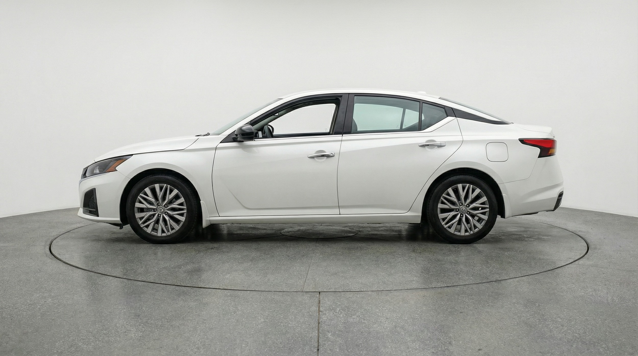 Thumbnail: 2025 Nissan Altima - 4