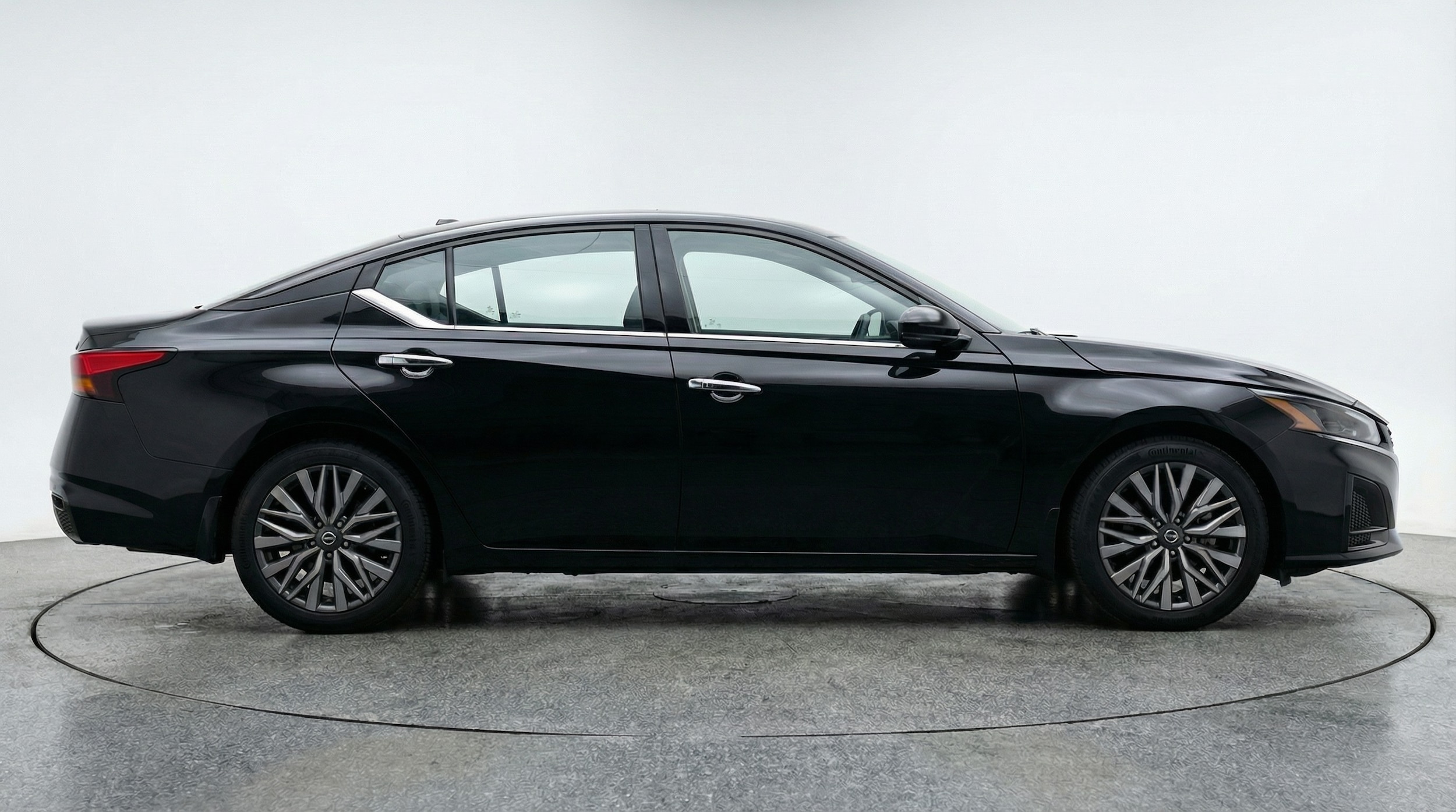 Thumbnail: 2025 Nissan Altima - 8