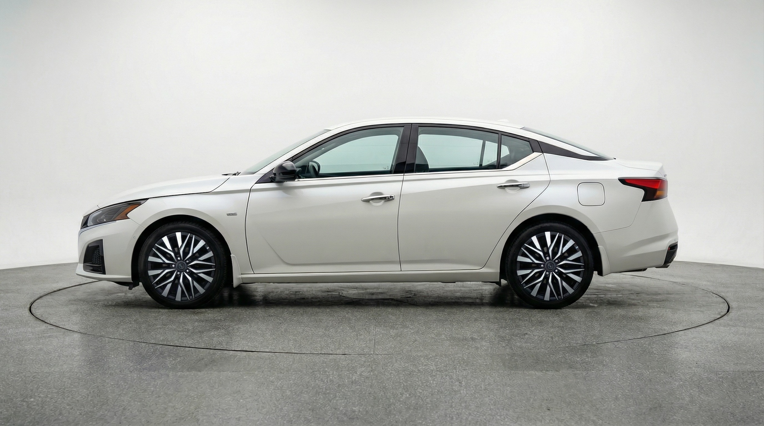 Thumbnail: 2025 Nissan Altima - 4