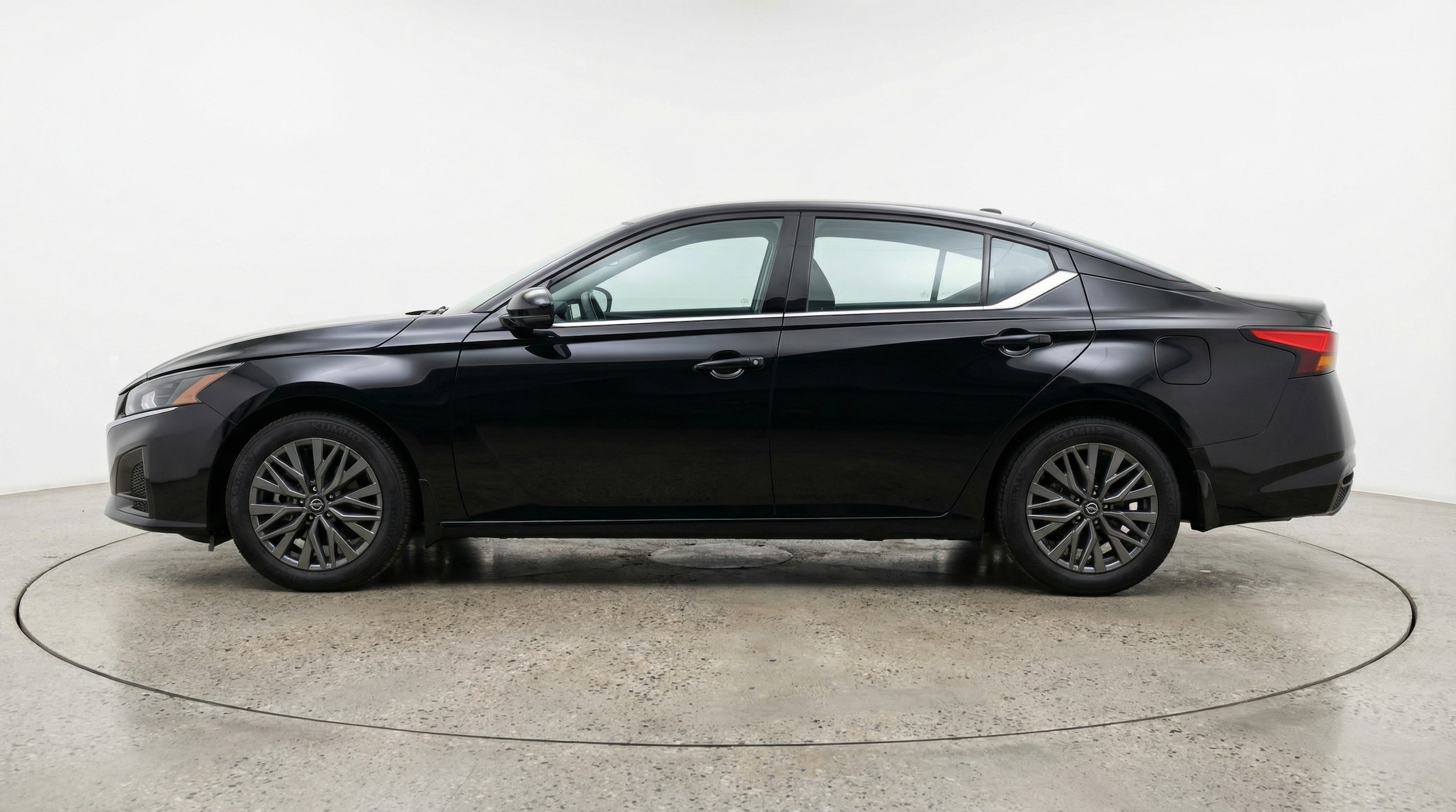 Thumbnail: 2025 Nissan Altima - 4