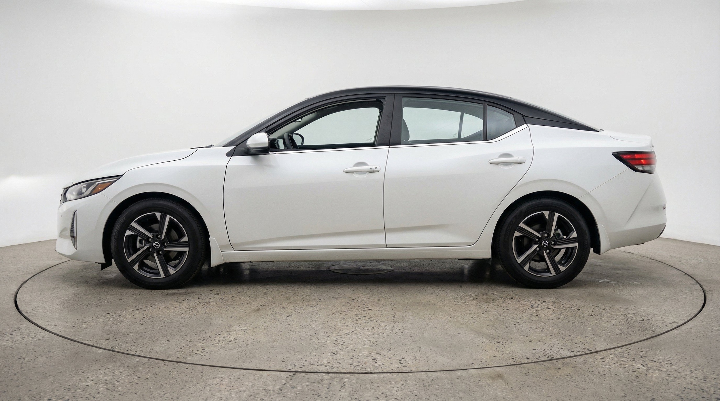Thumbnail: 2025 Nissan Sentra - 5