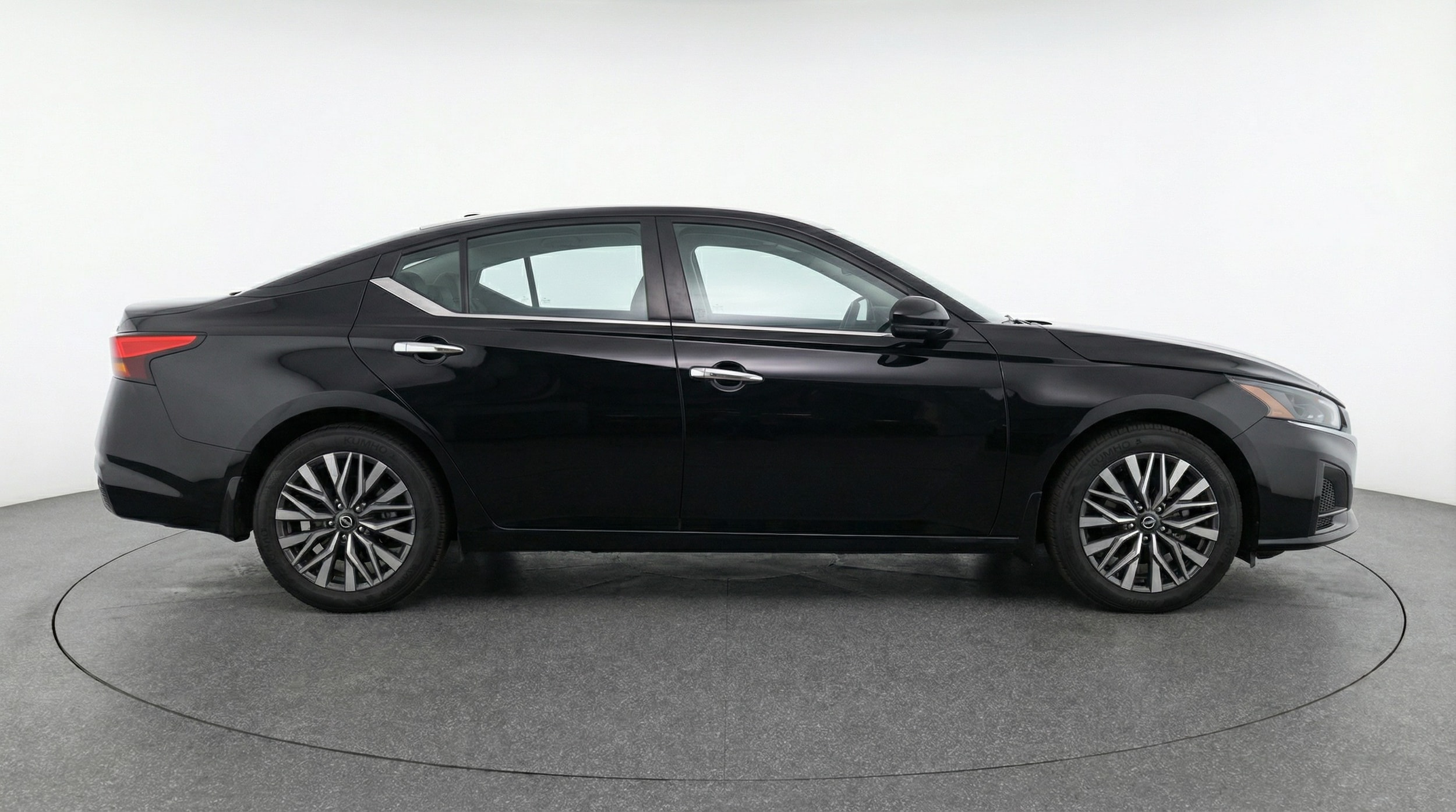 Thumbnail: 2025 Nissan Altima - 8