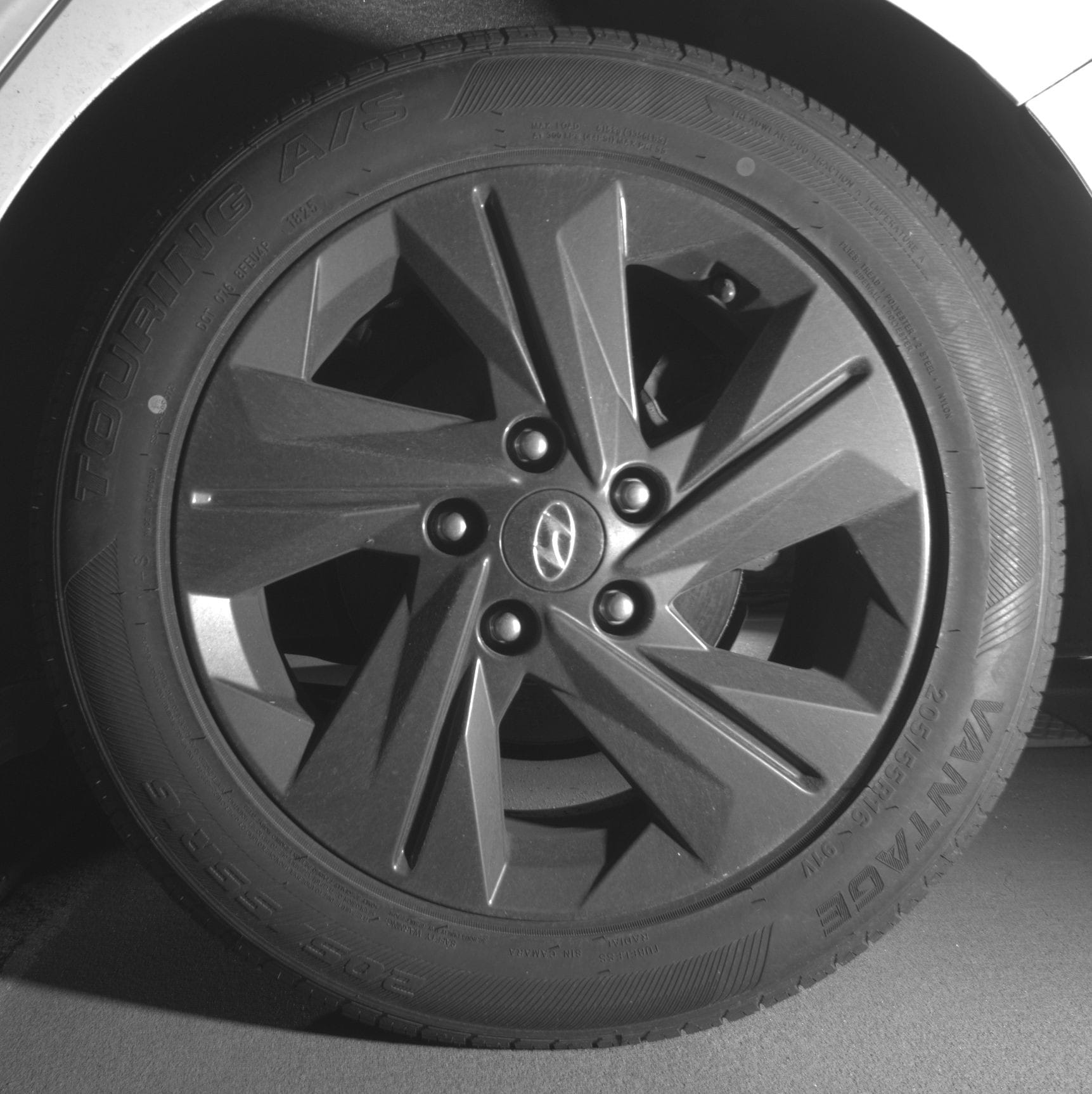 Thumbnail: 2023 Hyundai Elantra - 11