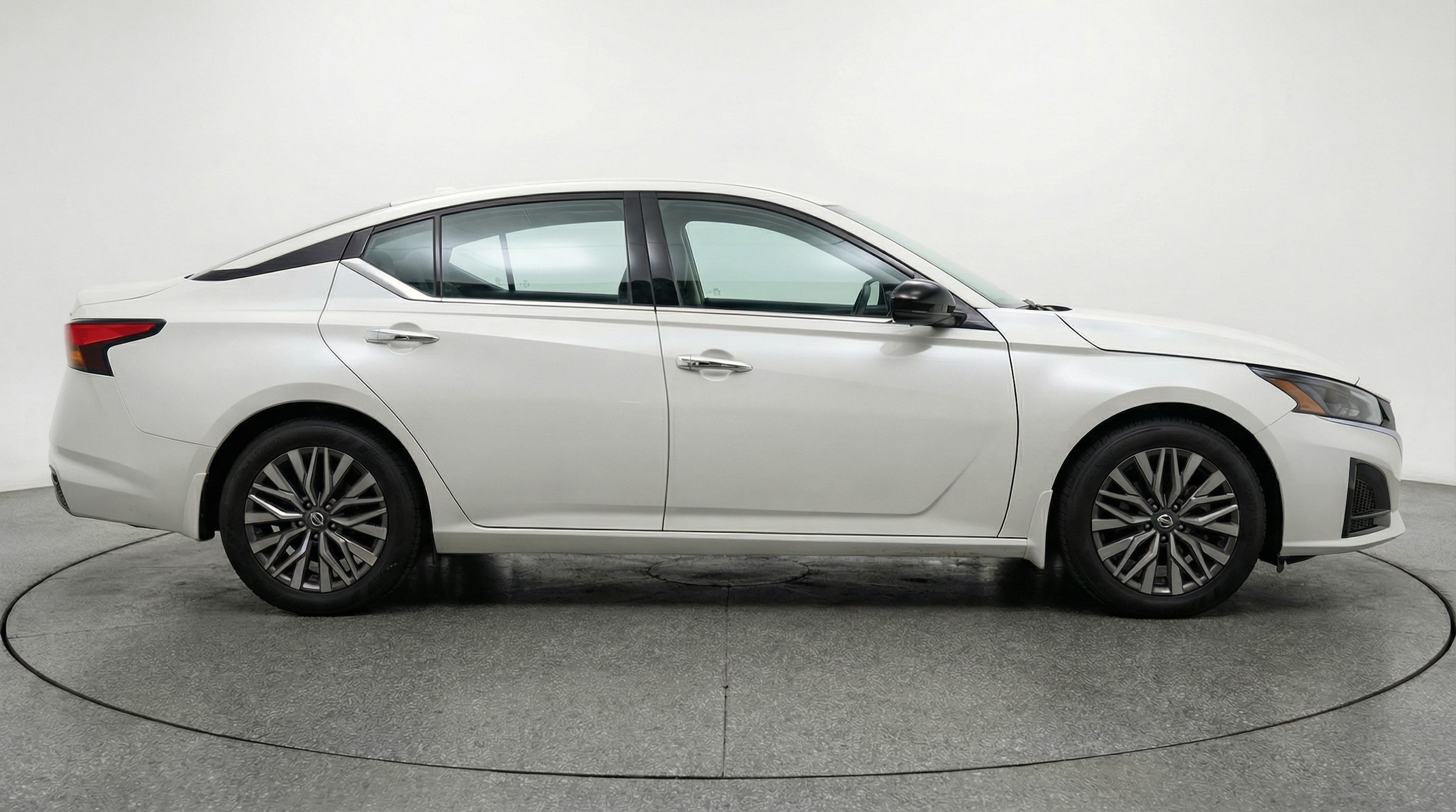 Thumbnail: 2025 Nissan Altima - 8