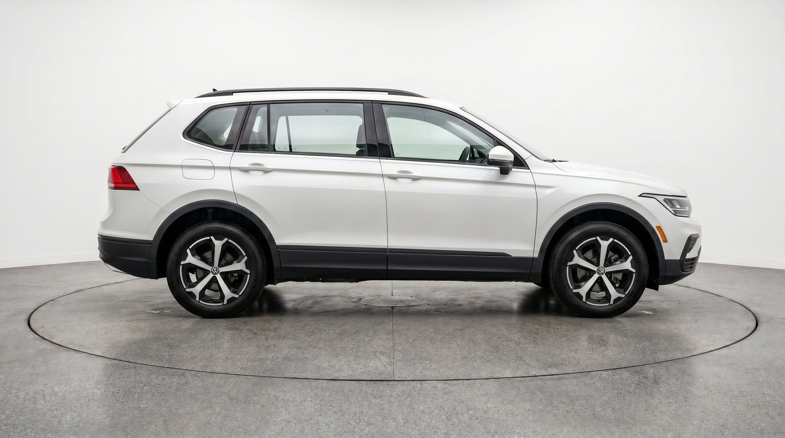 Thumbnail: 2026 Volkswagen Tiguan - 10