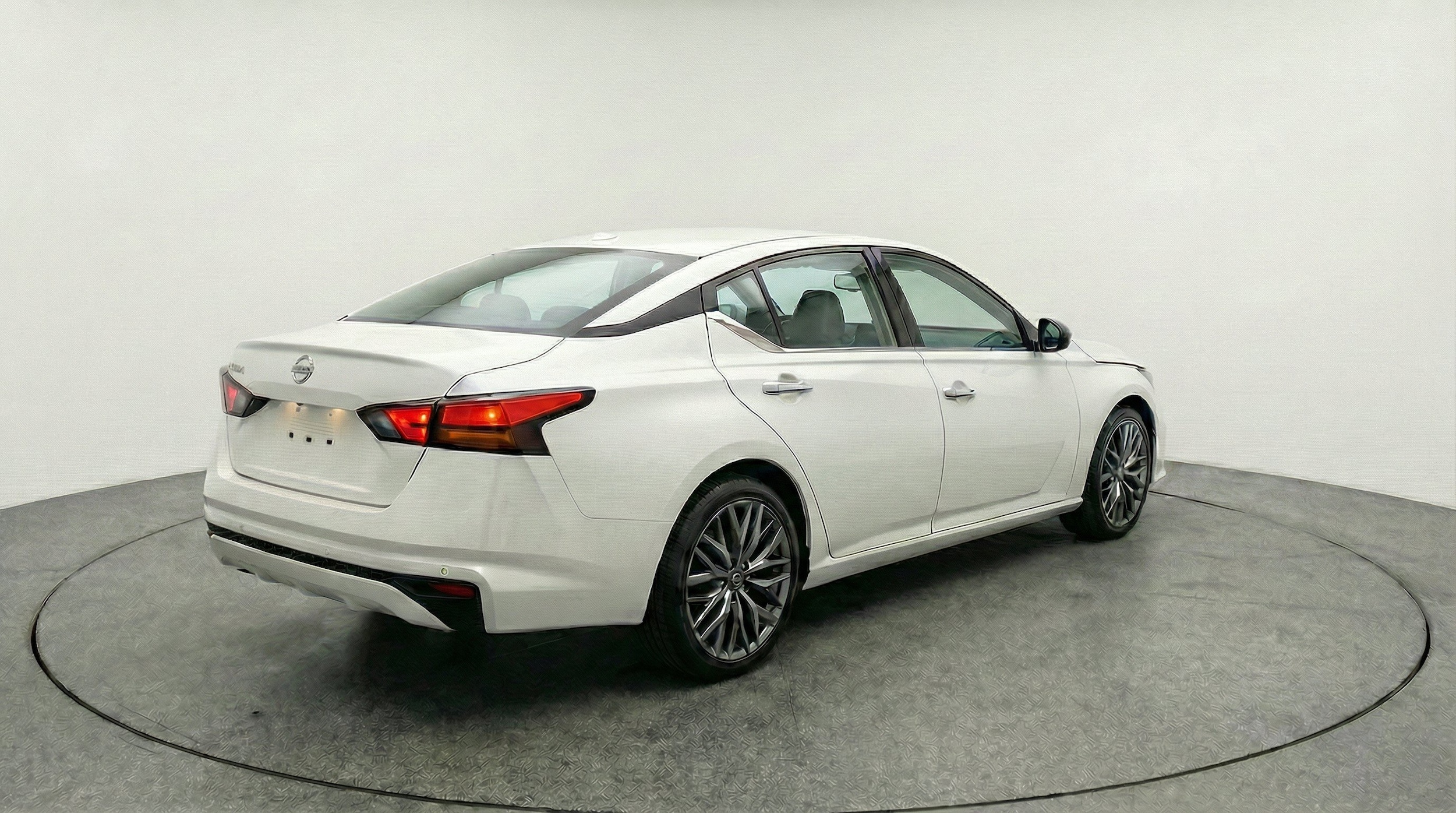 Thumbnail: 2025 Nissan Altima - 9