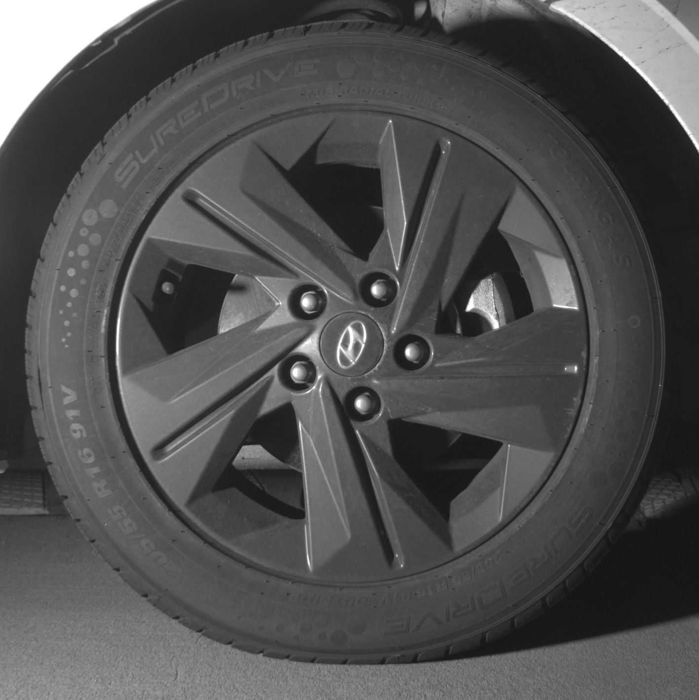 Thumbnail: 2023 Hyundai Elantra - 10