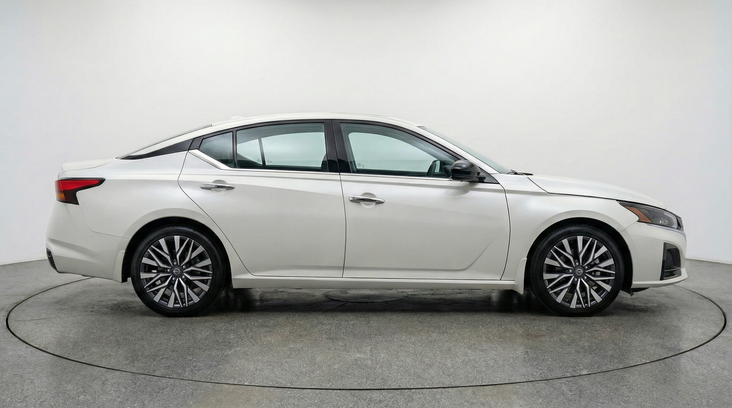 Thumbnail: 2025 Nissan Altima - 8