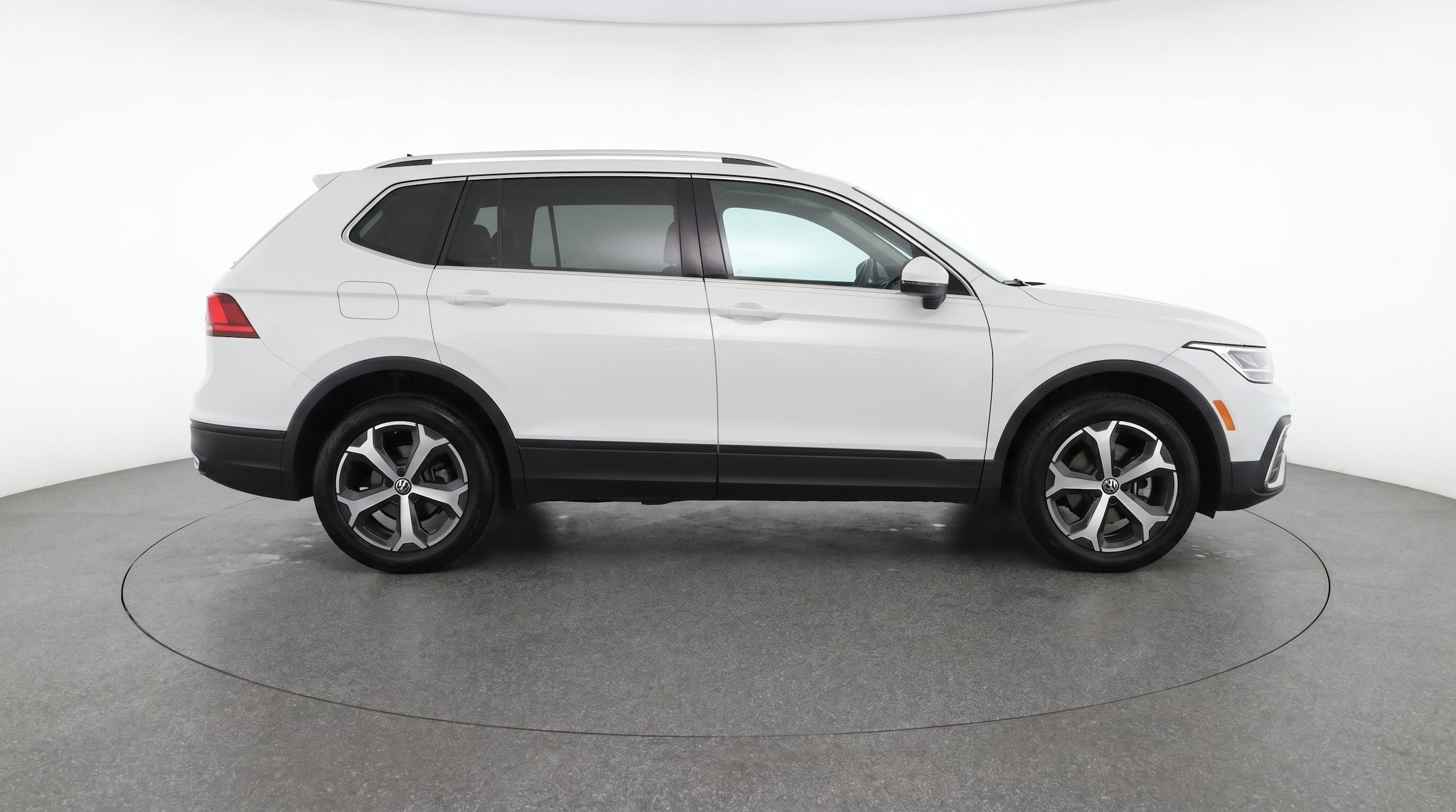 Thumbnail: 2026 Volkswagen Tiguan - 10