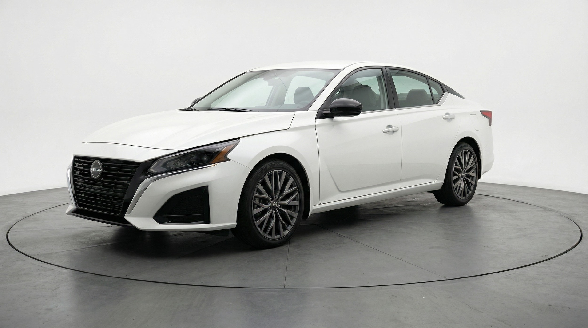 Thumbnail: 2025 Nissan Altima - 3