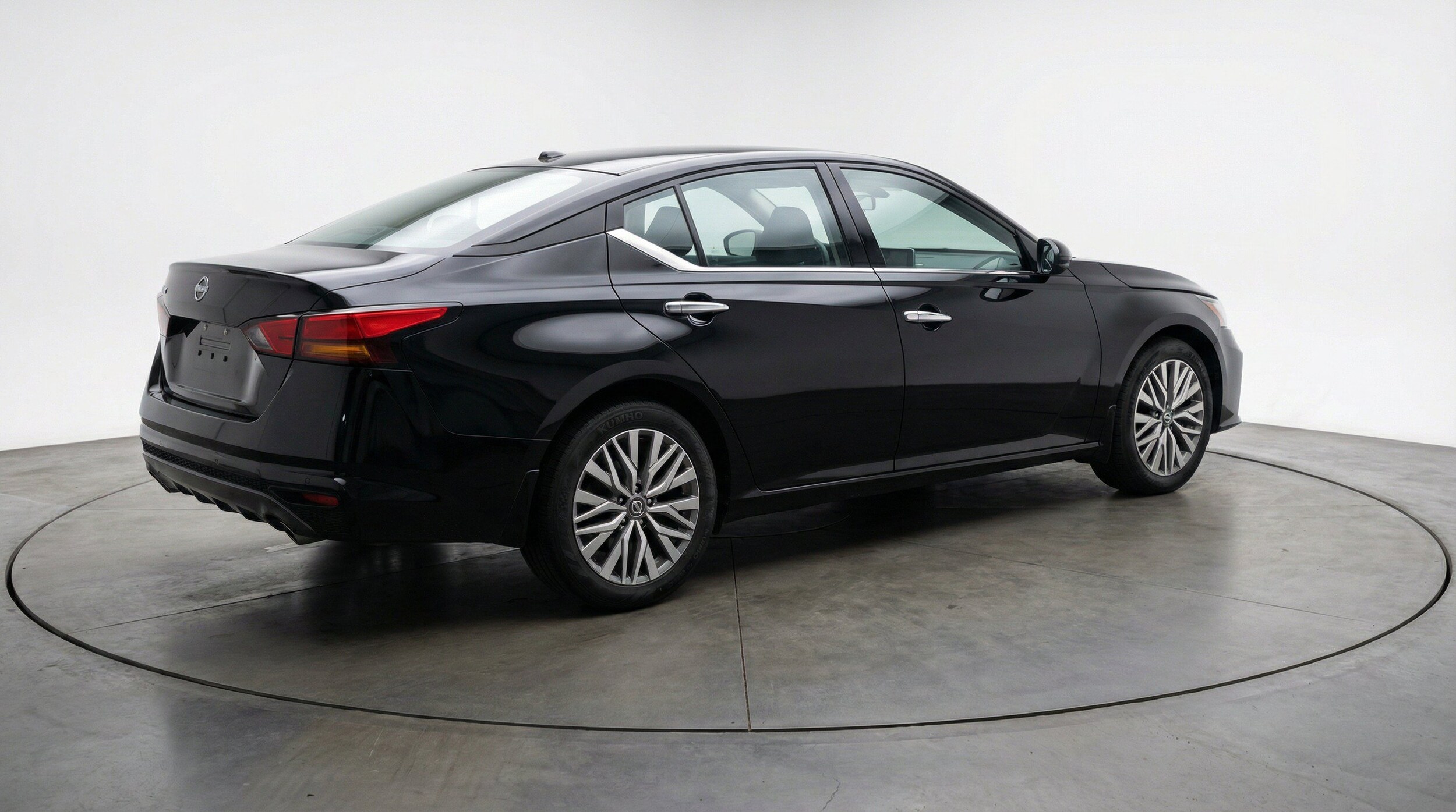 Thumbnail: 2025 Nissan Altima - 9