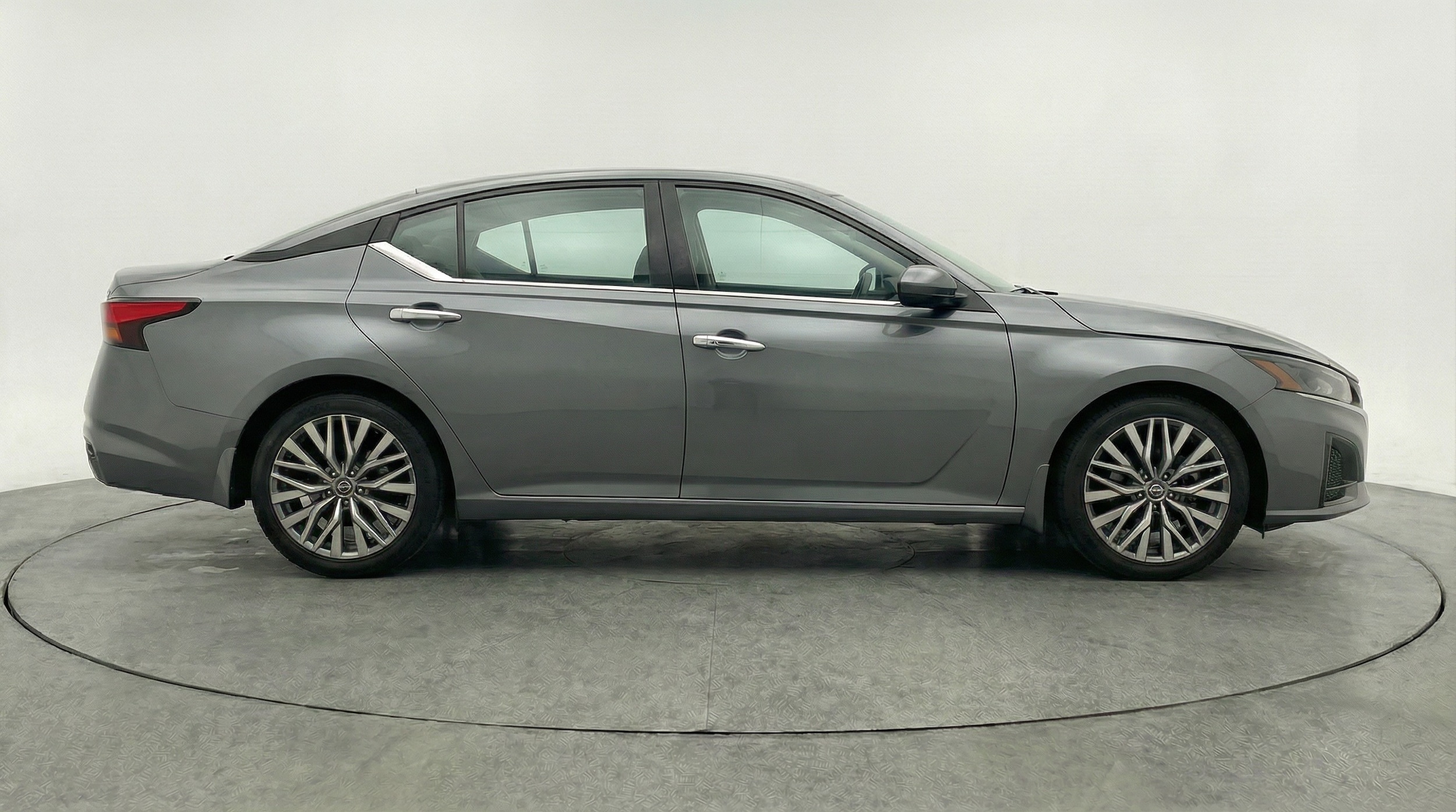 Thumbnail: 2025 Nissan Altima - 8