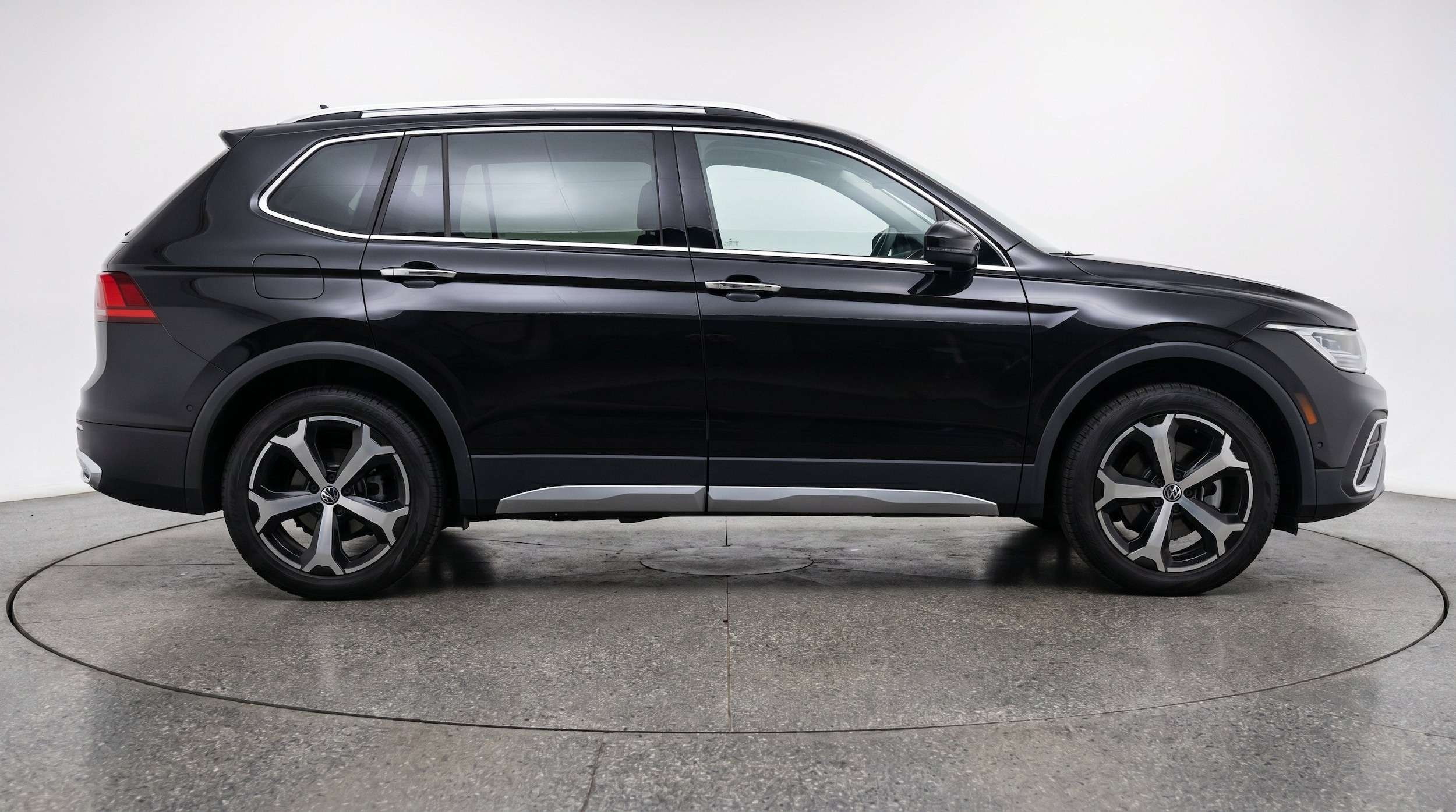 Thumbnail: 2026 Volkswagen Tiguan - 10
