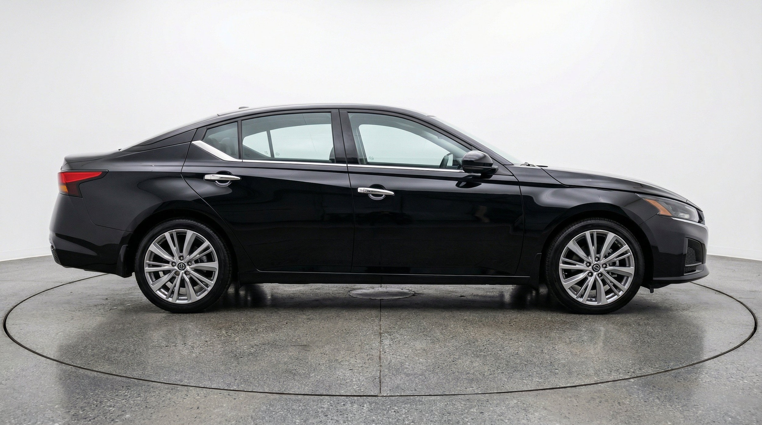 Thumbnail: 2025 Nissan Altima - 11