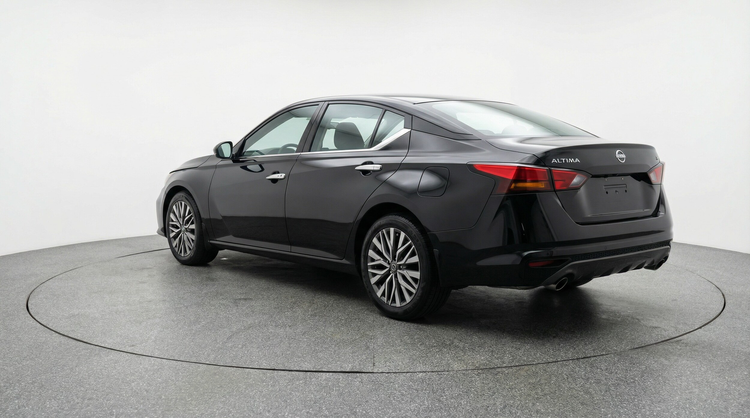 Thumbnail: 2025 Nissan Altima - 5