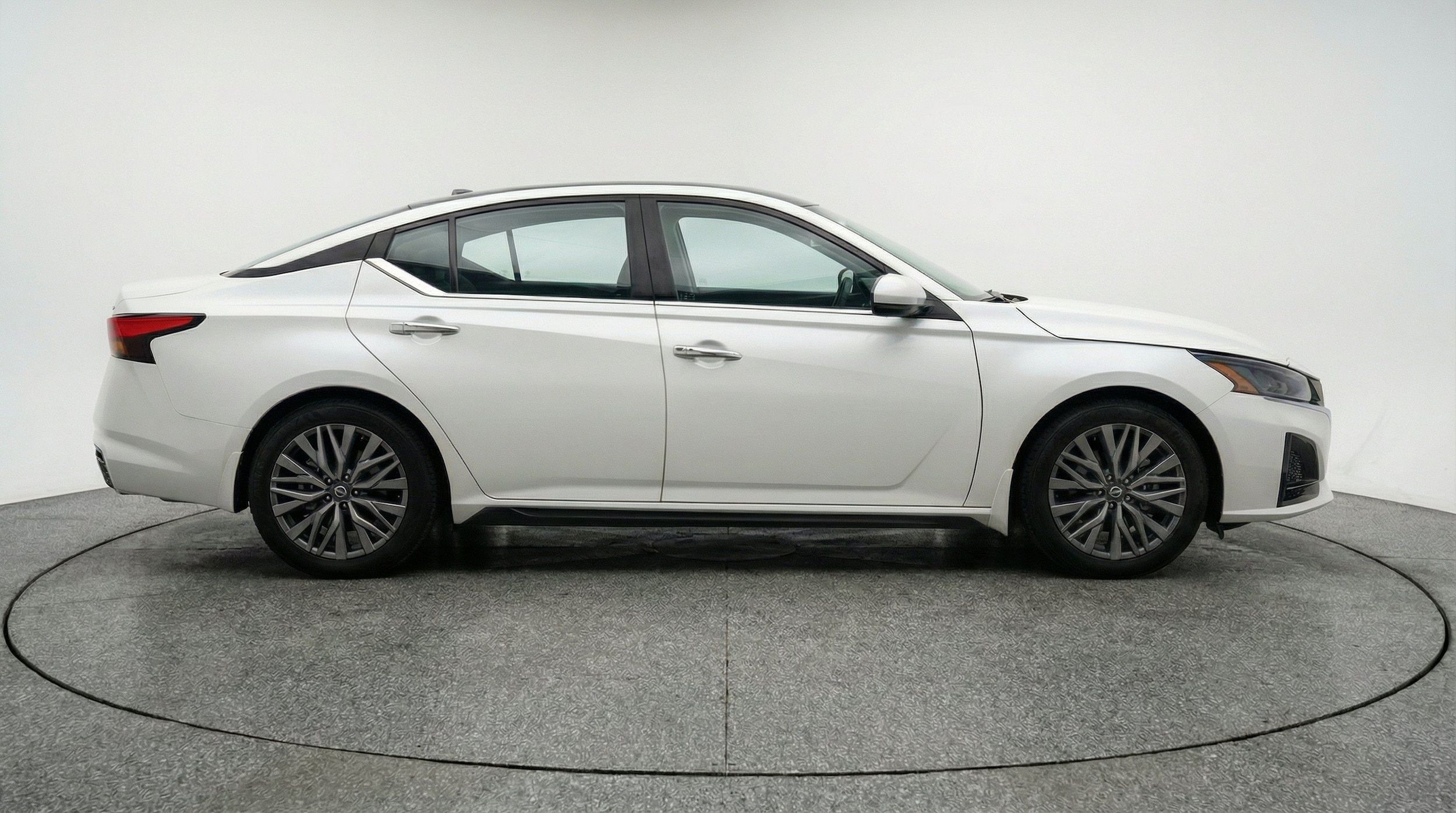 Thumbnail: 2025 Nissan Altima - 11