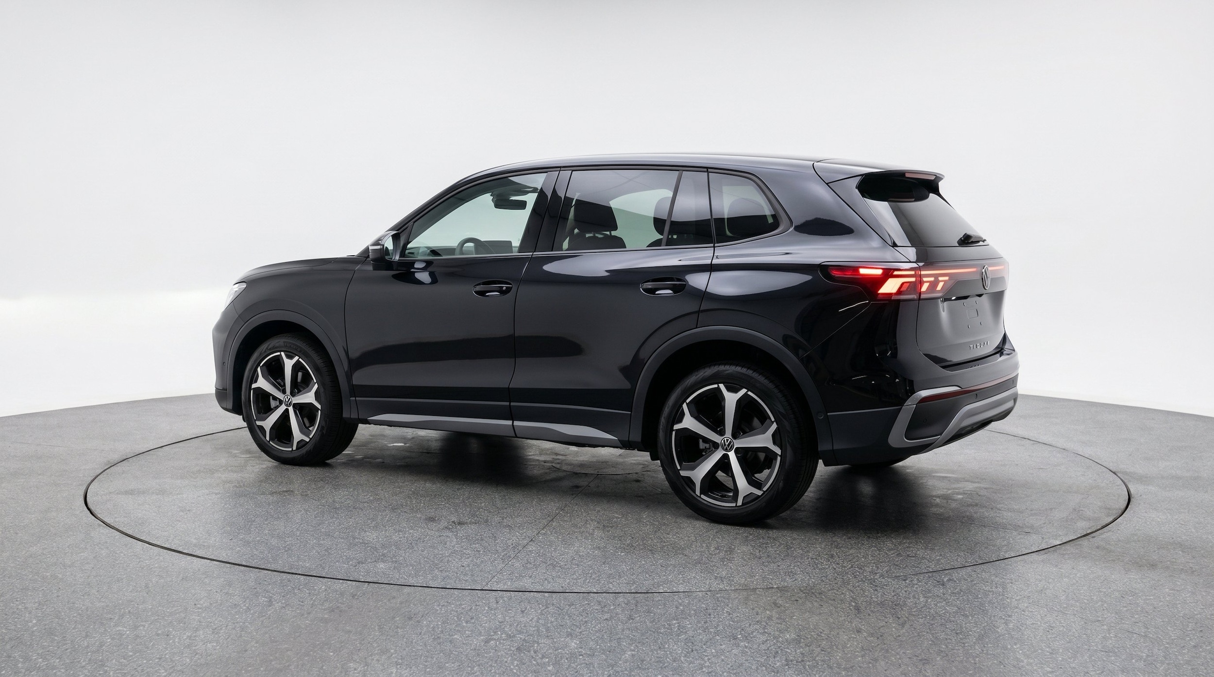 Thumbnail: 2026 Volkswagen Tiguan - 6