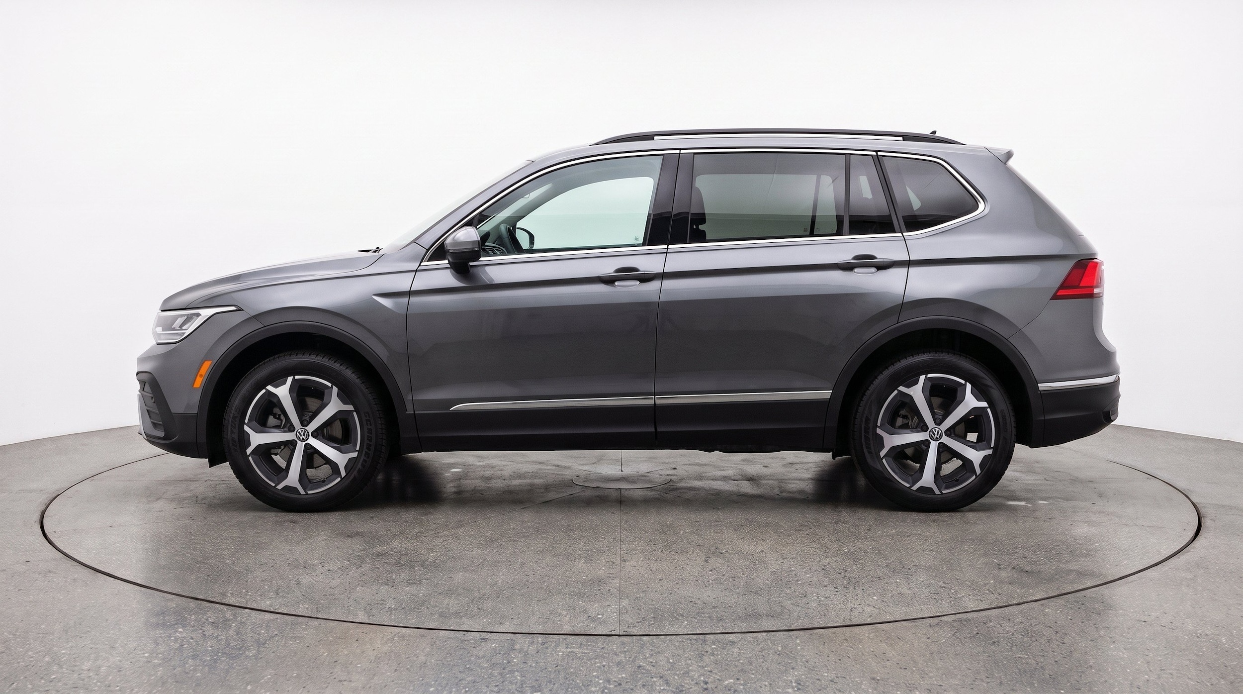 Thumbnail: 2026 Volkswagen Tiguan - 5