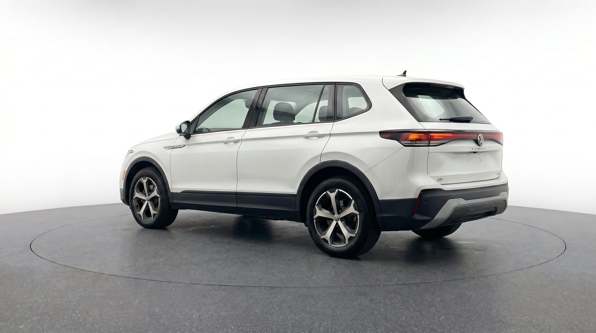 Thumbnail: 2026 Volkswagen Tiguan - 6