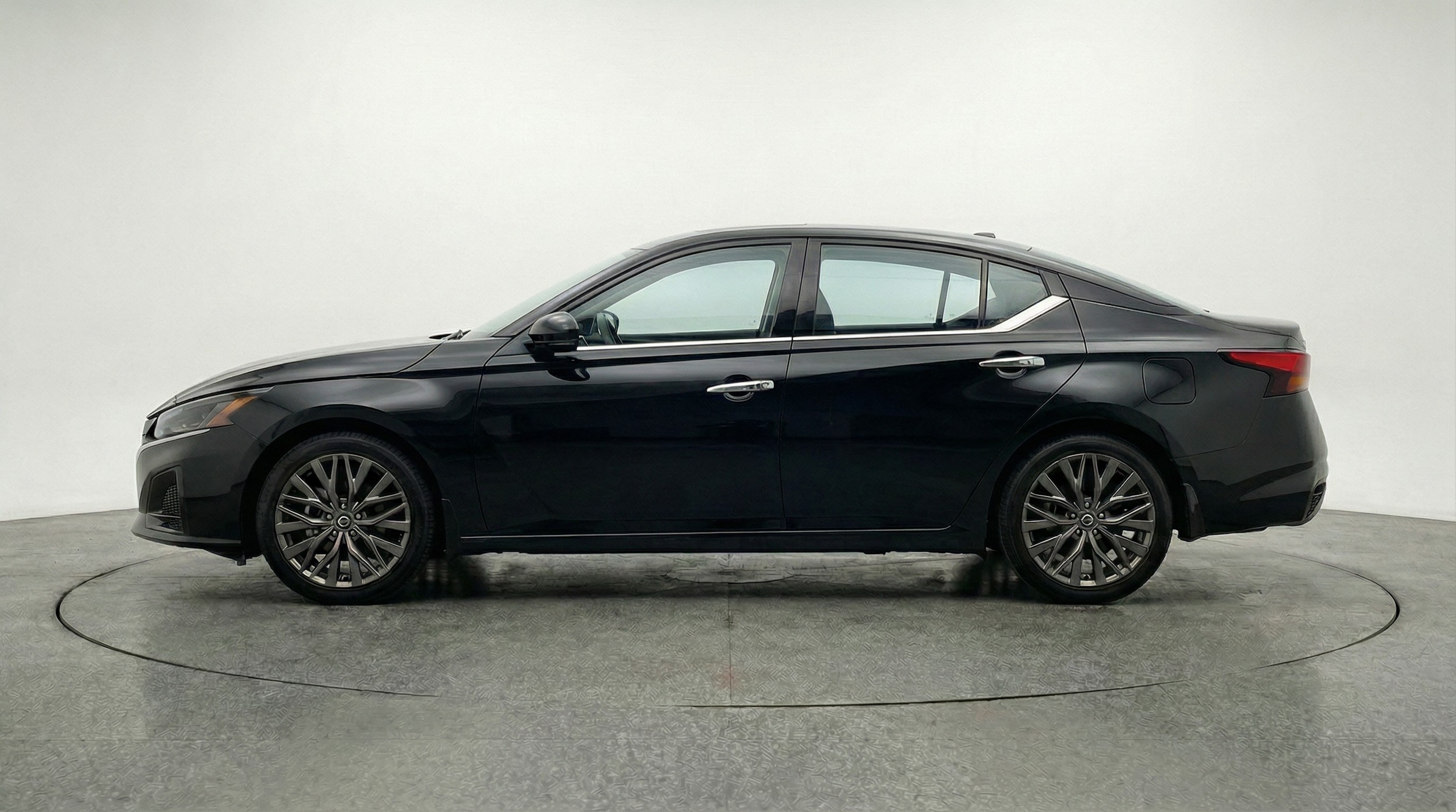 Thumbnail: 2025 Nissan Altima - 4