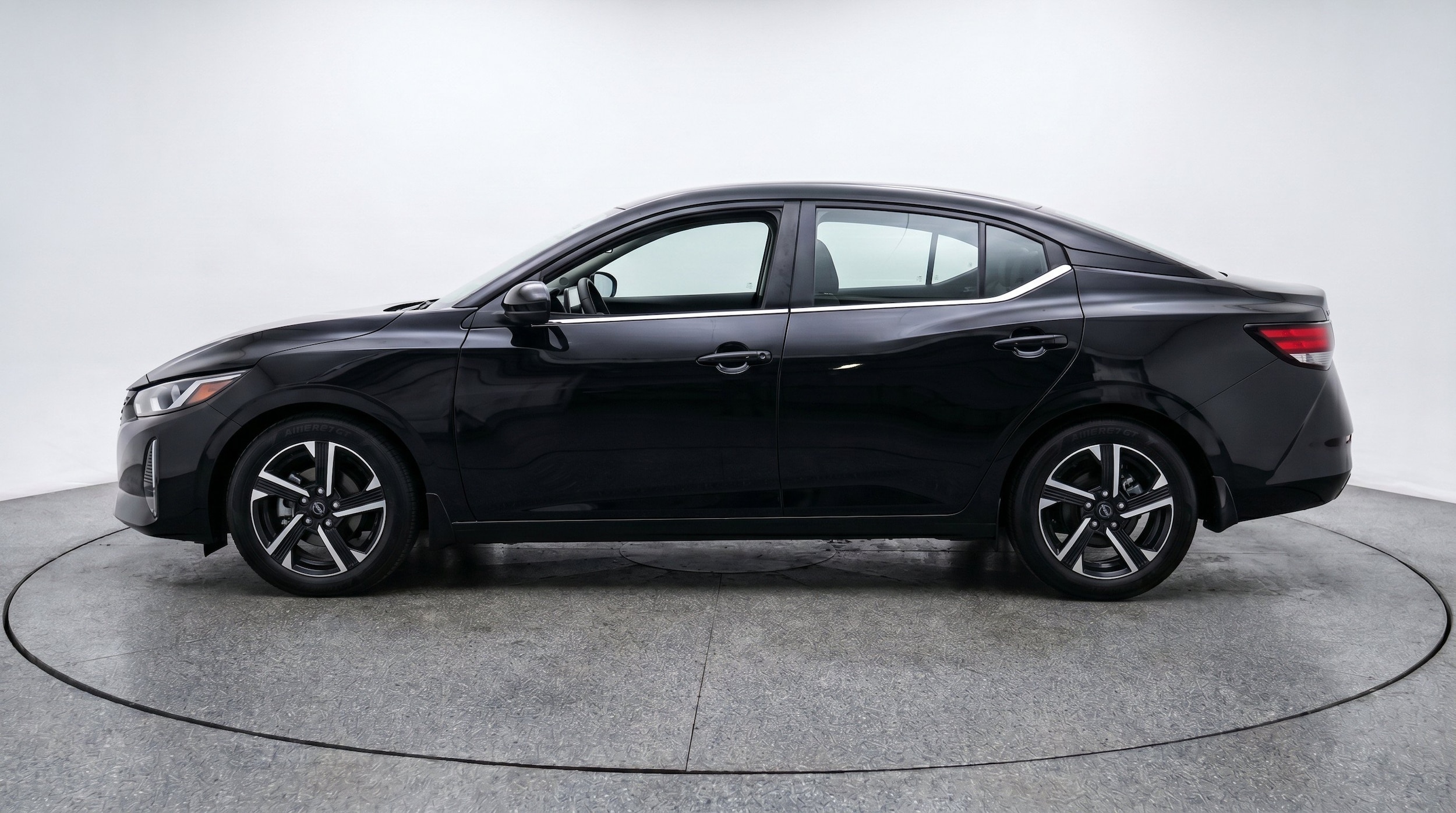 Thumbnail: 2025 Nissan Sentra - 5