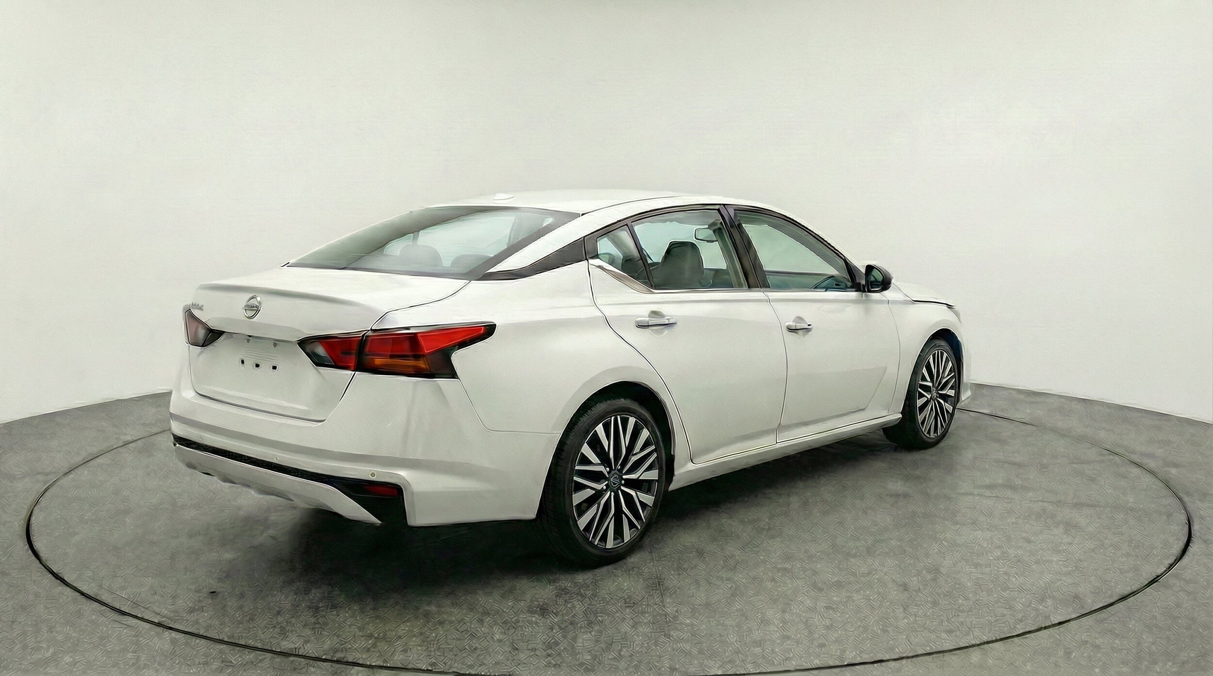Thumbnail: 2025 Nissan Altima - 9