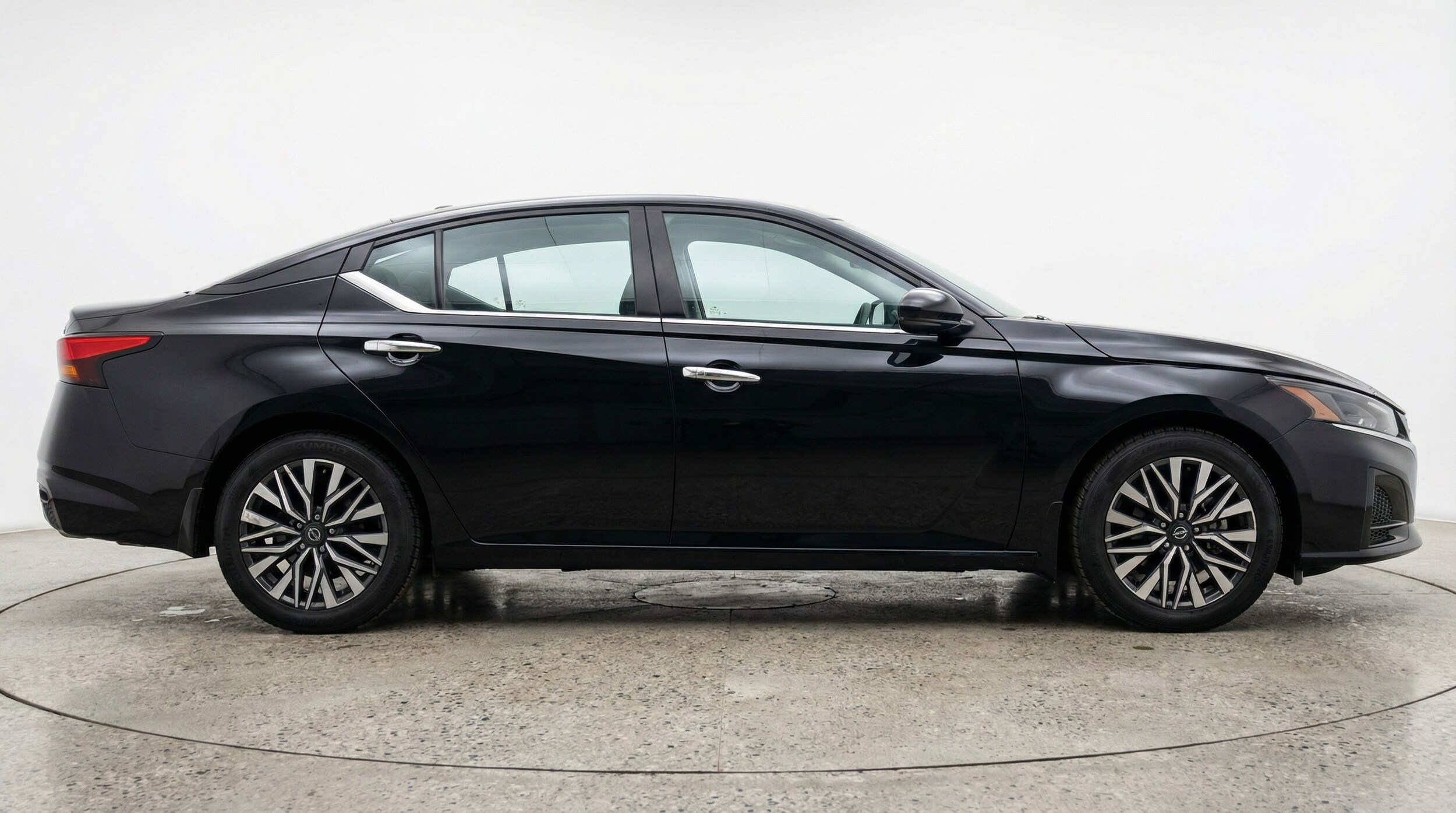 Thumbnail: 2025 Nissan Altima - 8