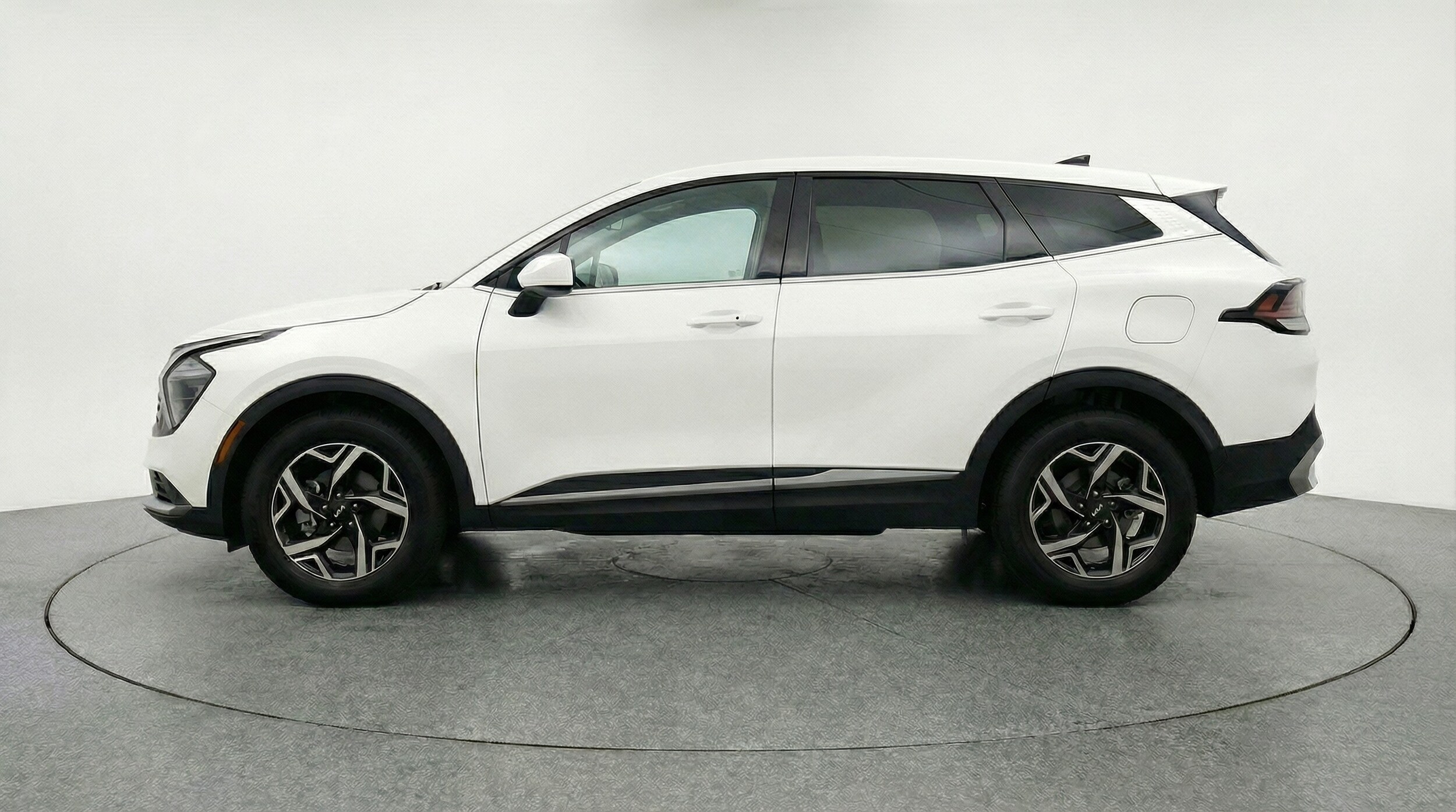 Thumbnail: 2025 Kia Sportage - 4