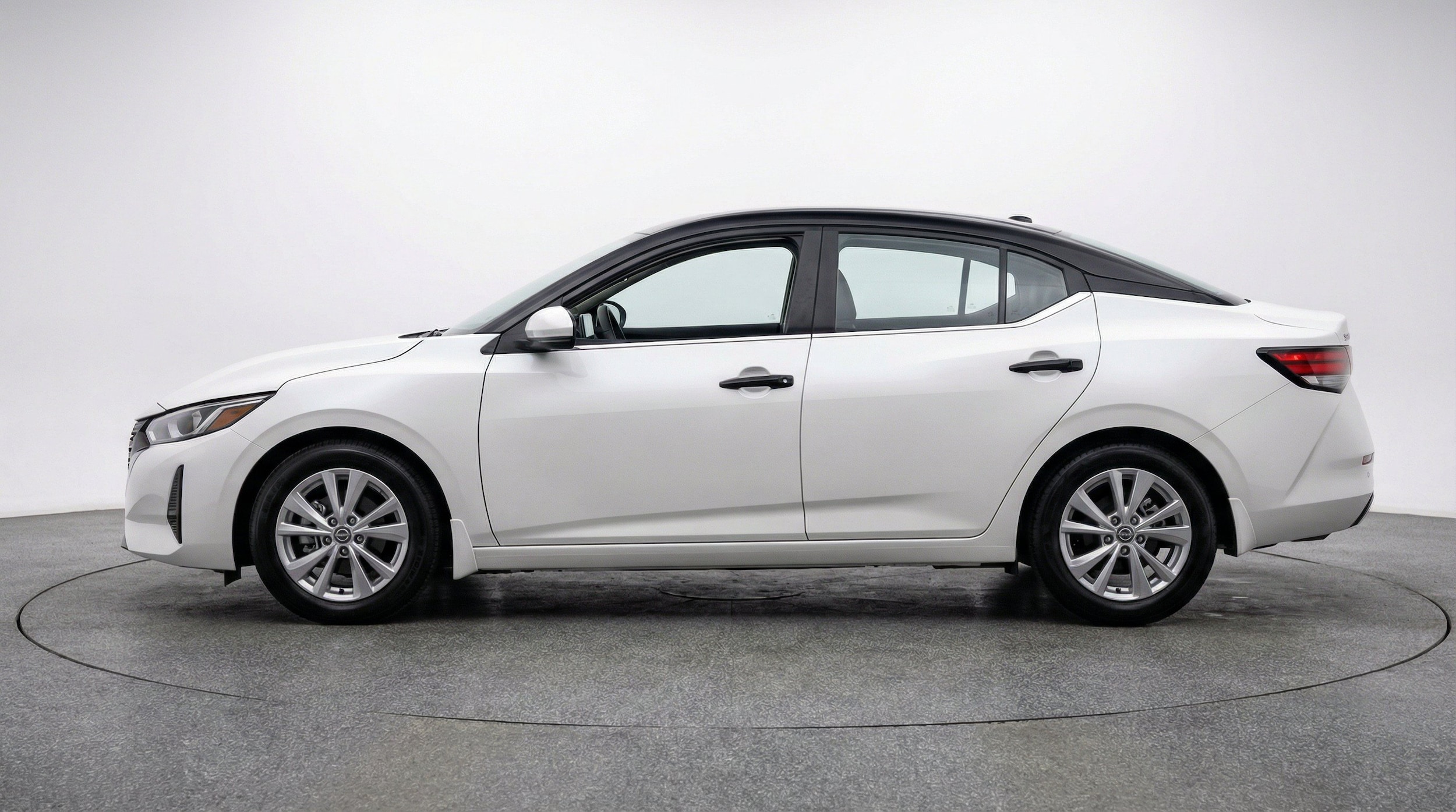 Thumbnail: 2025 Nissan Sentra - 5