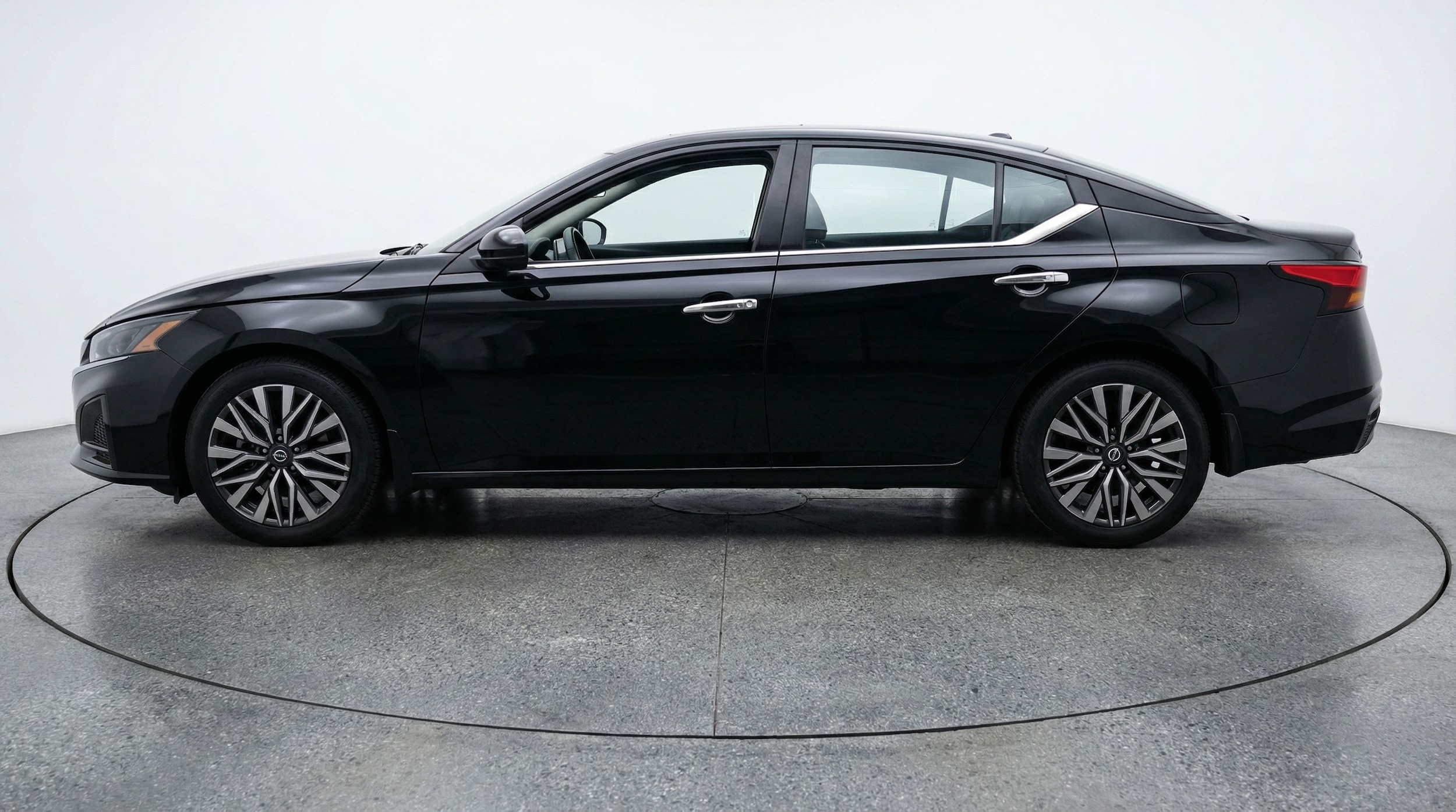 Thumbnail: 2025 Nissan Altima - 4