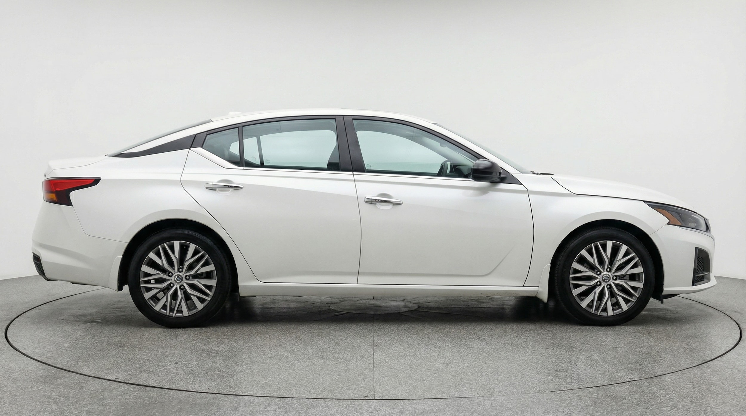 Thumbnail: 2025 Nissan Altima - 8