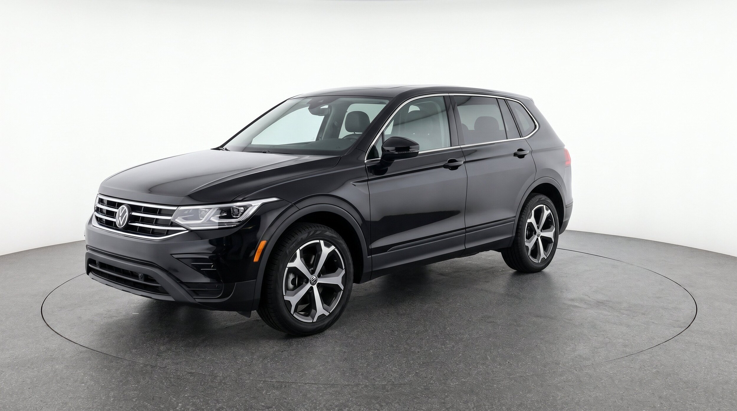 Thumbnail: 2026 Volkswagen Tiguan - 3