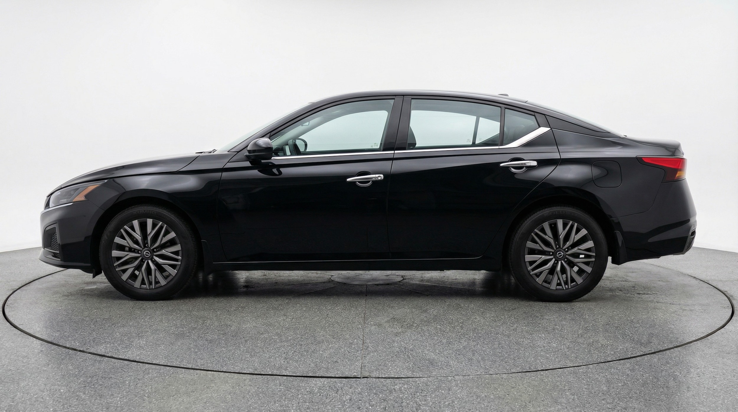 Thumbnail: 2025 Nissan Altima - 4