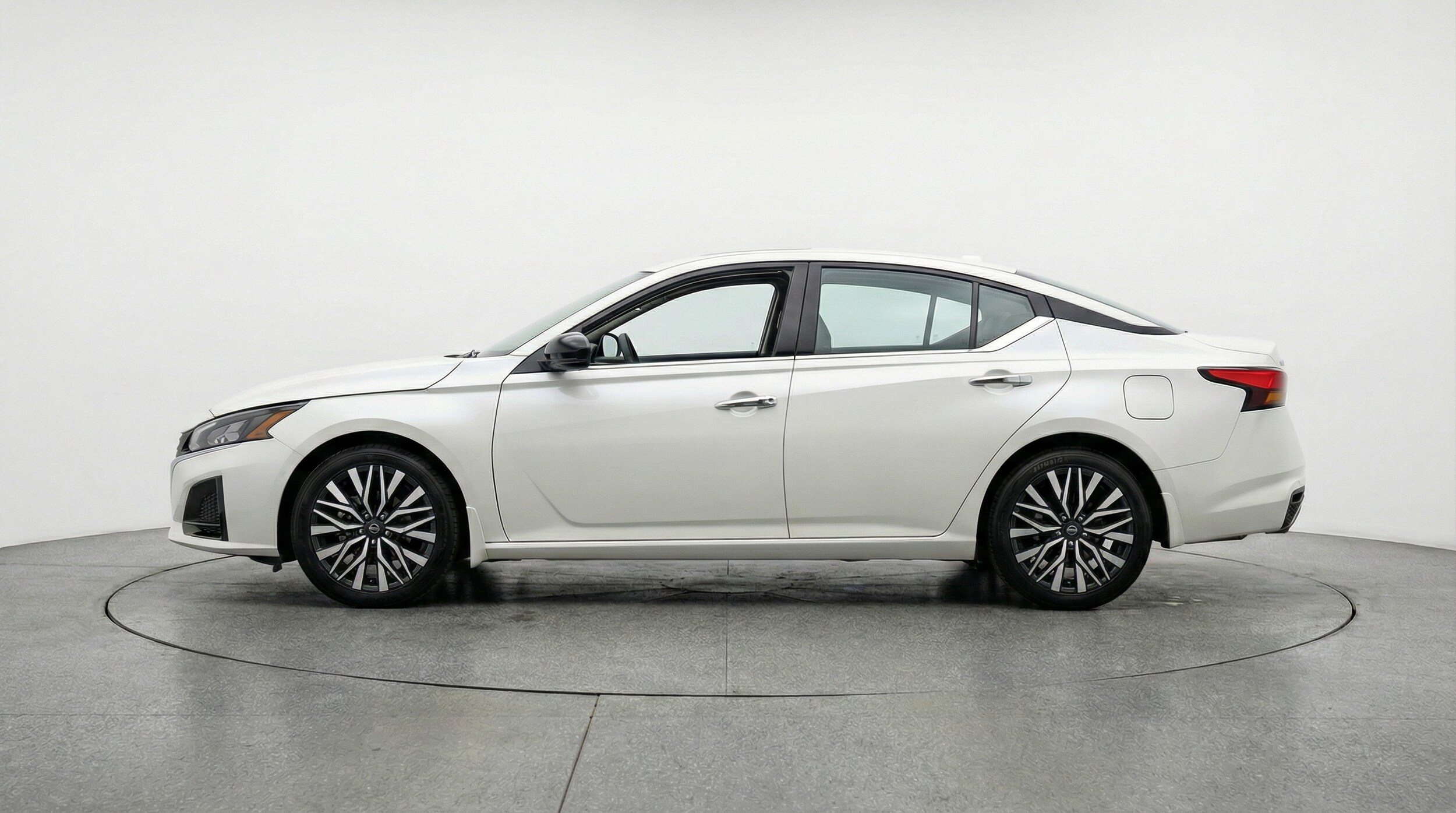 Thumbnail: 2025 Nissan Altima - 4