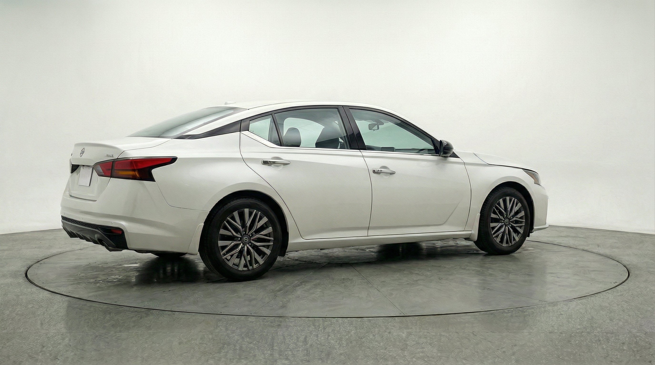 Thumbnail: 2025 Nissan Altima - 9